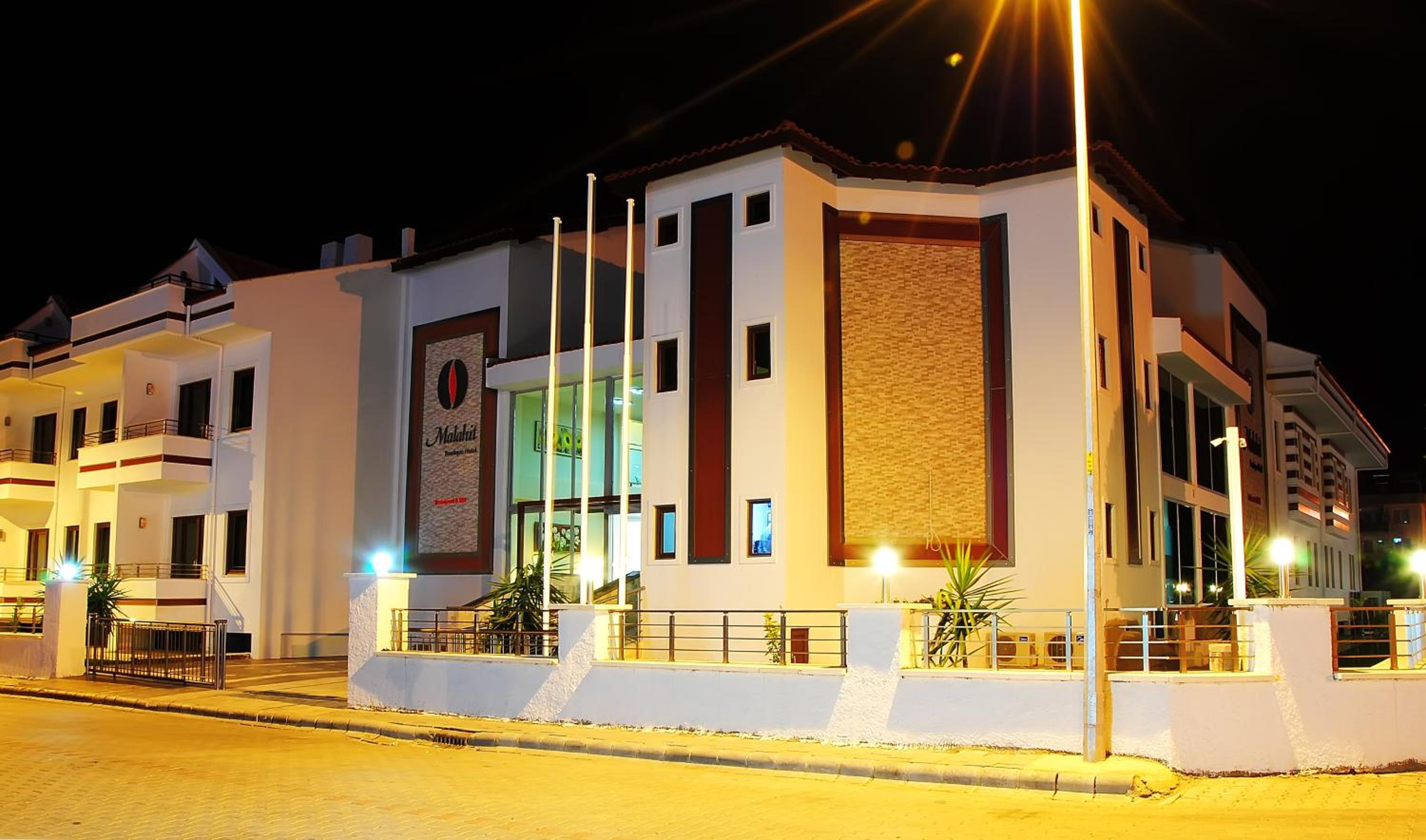 Malahit Exclusive City Hotel - Image 32