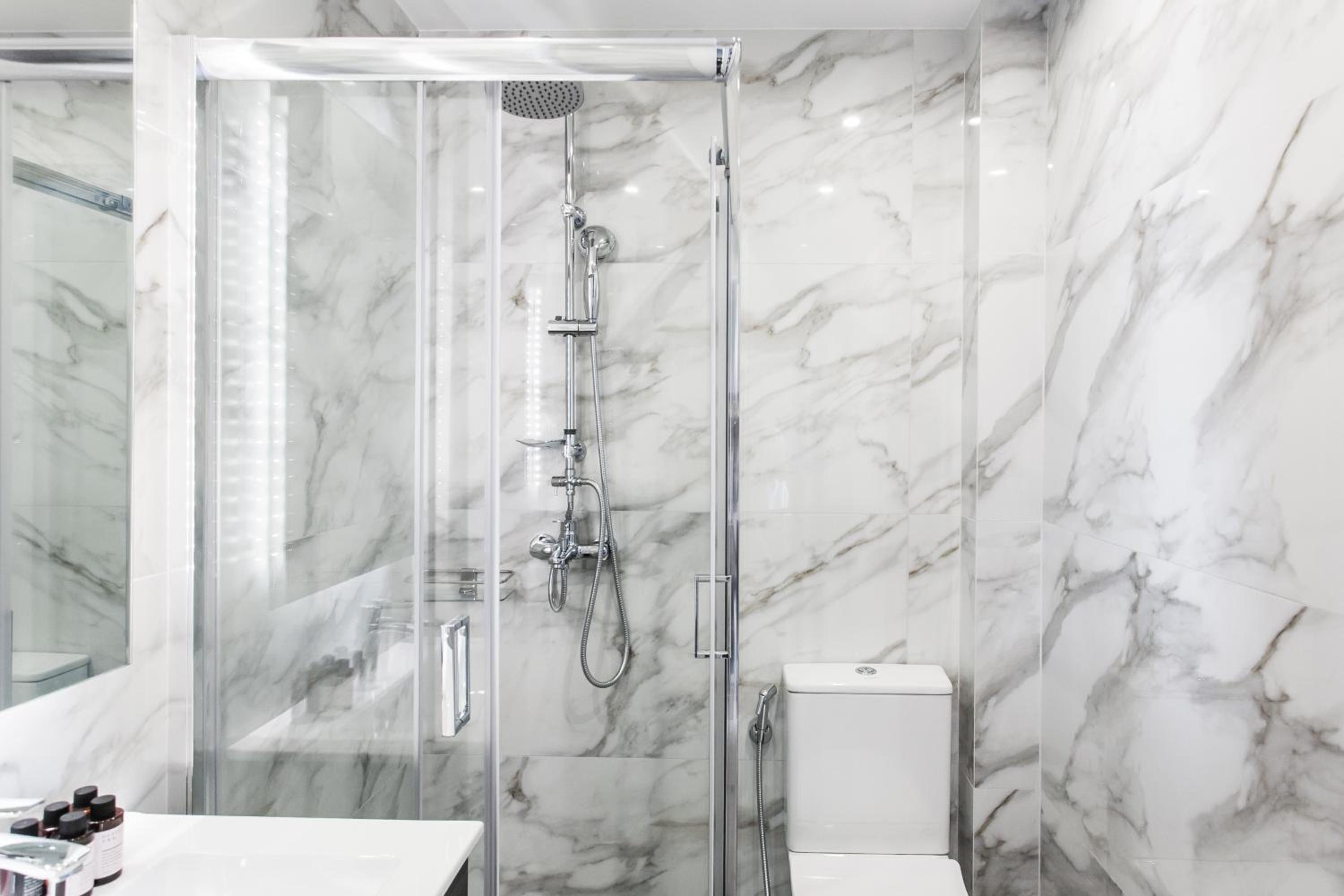 WYZ Athens Apartments by UPSTREET
