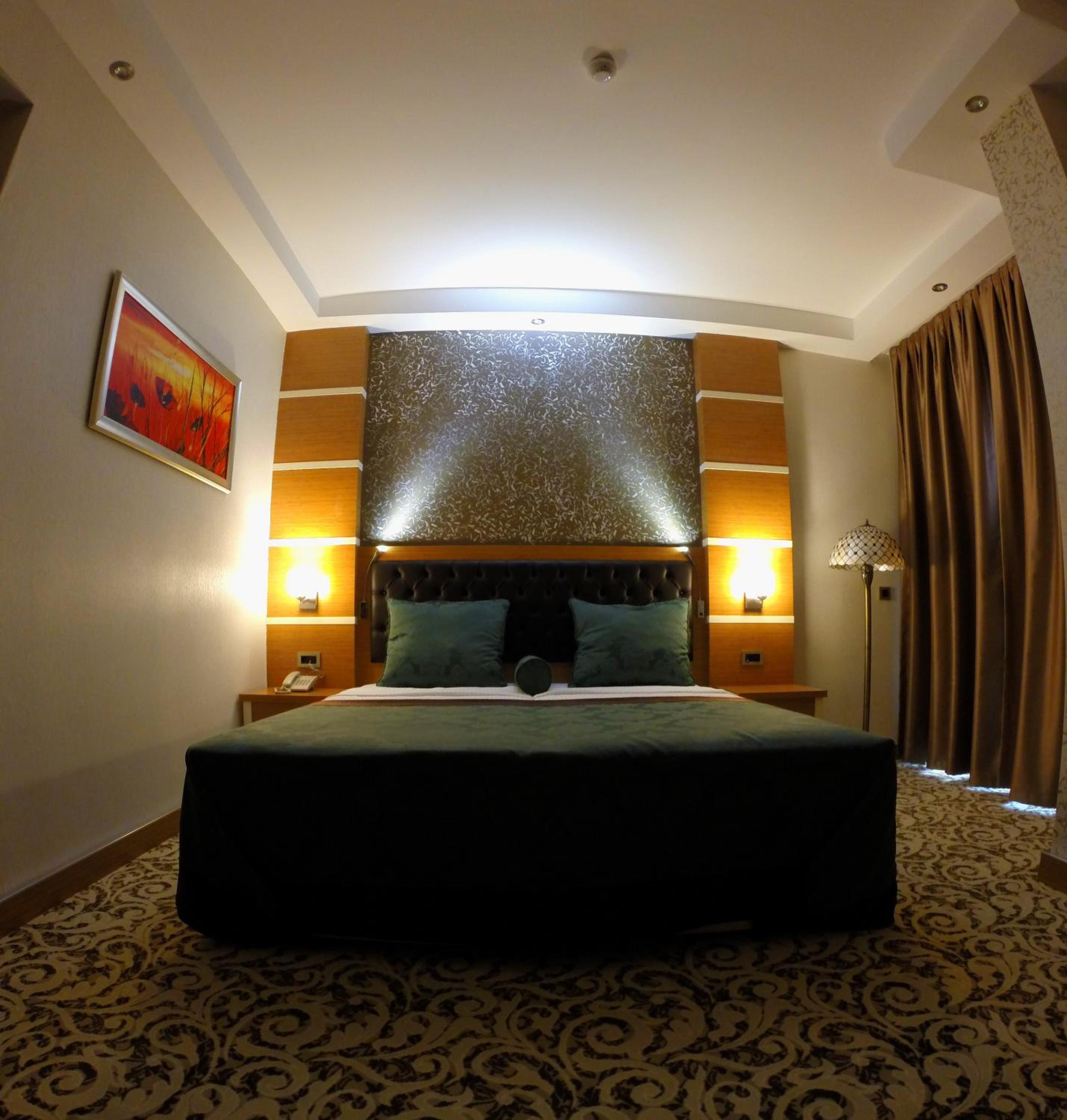 Malahit Exclusive City Hotel - Image 37