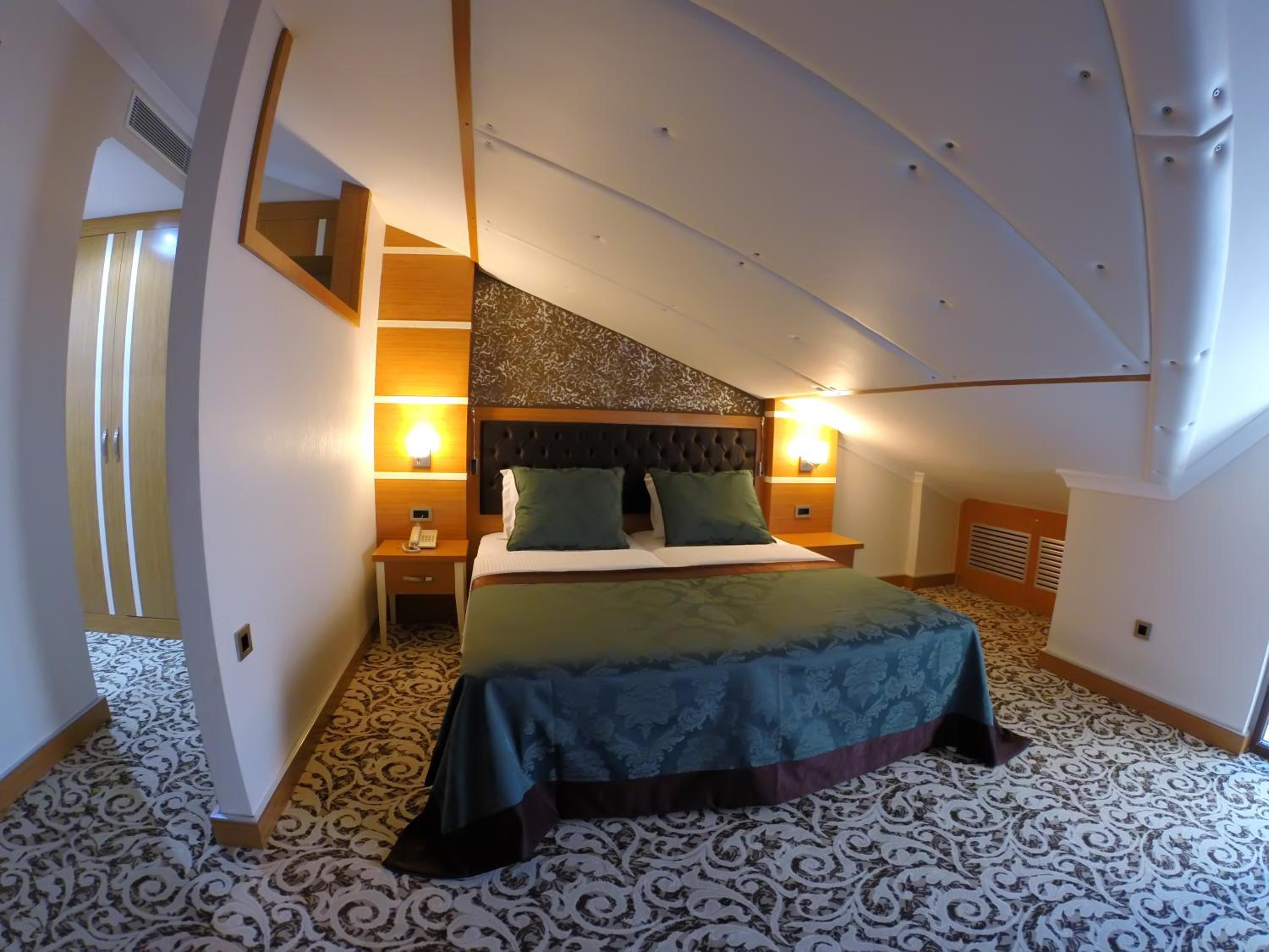 Malahit Exclusive City Hotel - Image 8