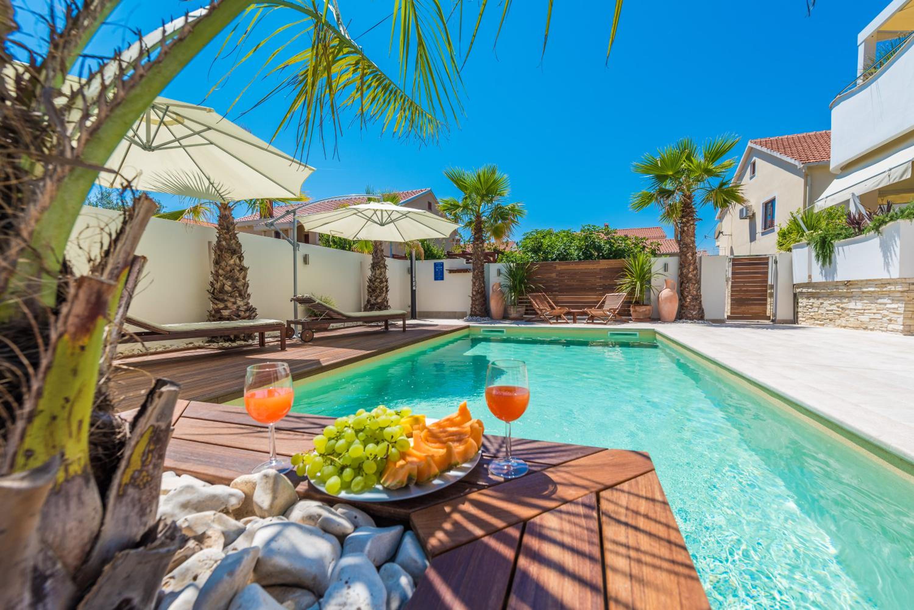 Hotel Villa Antisin with Heated Pool - Image 1