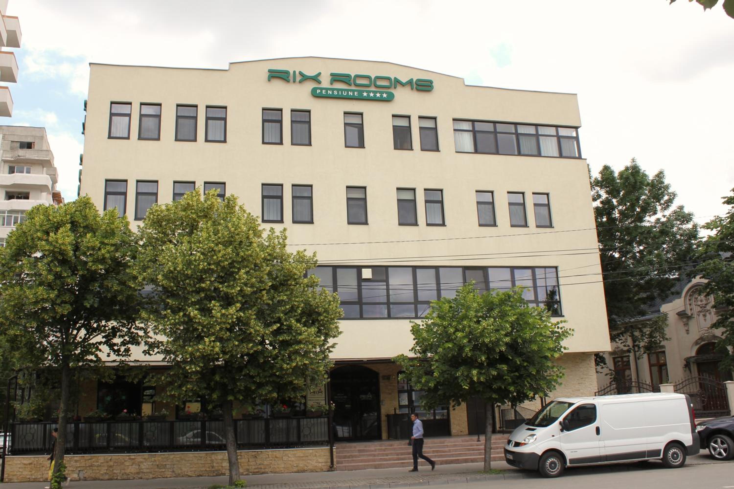 Pensiunea Rix Rooms view 3