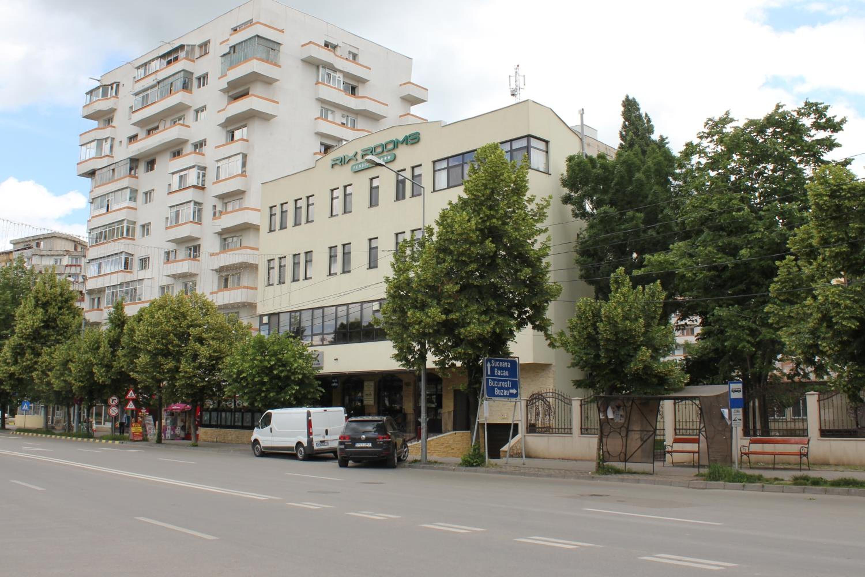 Pensiunea Rix Rooms view 4