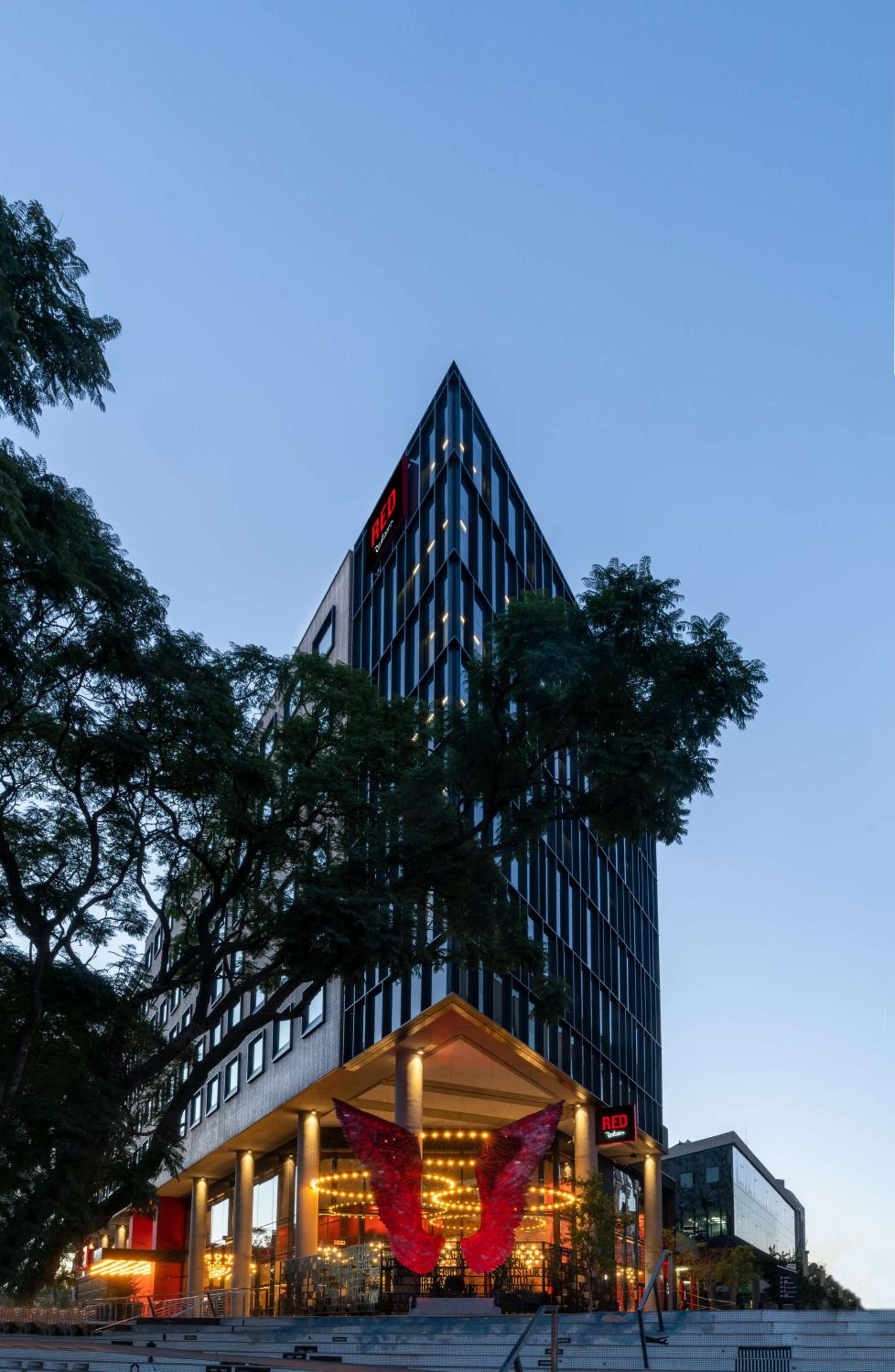 Johannesburg Vacations - Radisson RED Hotel Johannesburg Rosebank - Property Image 52
