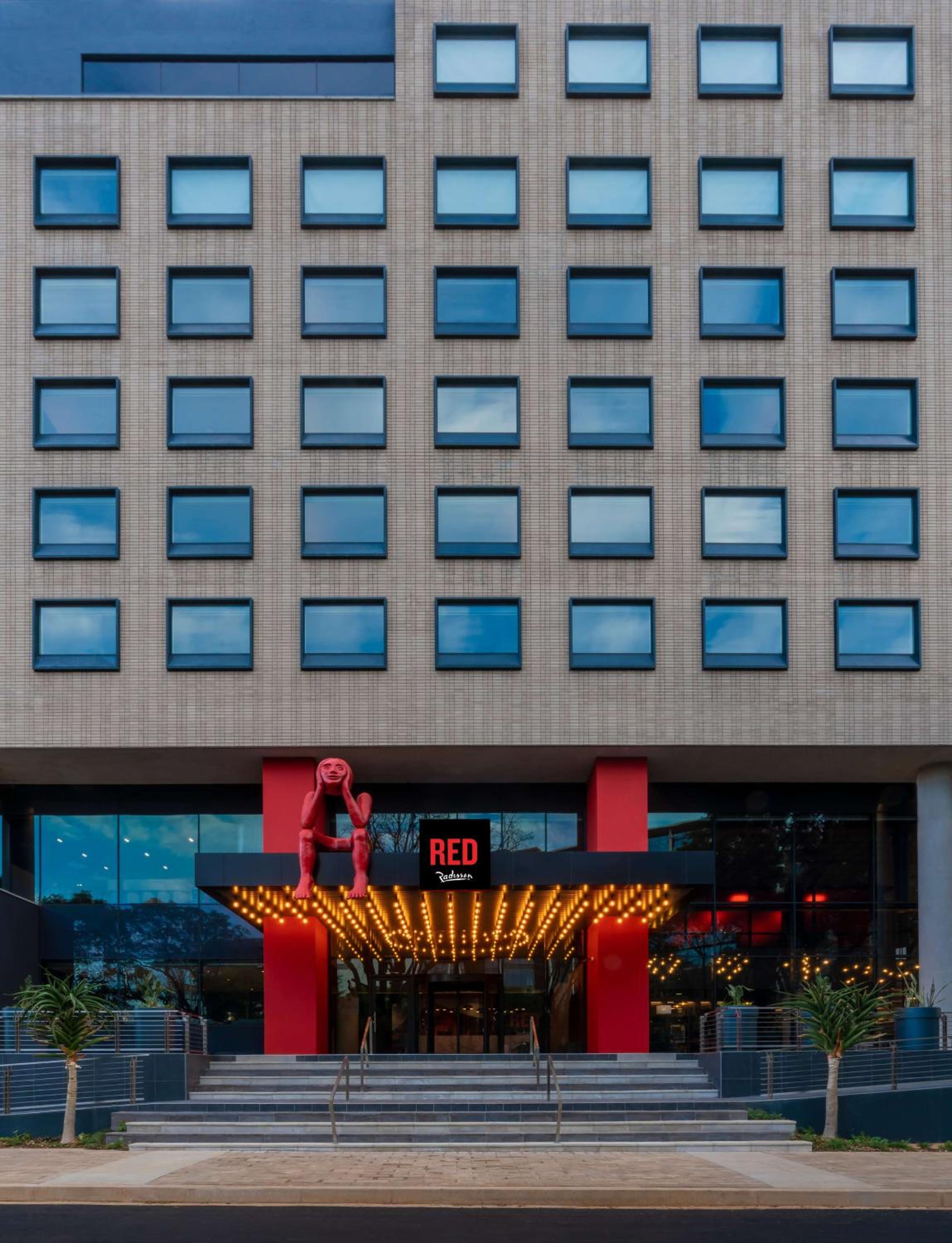 Johannesburg Vacations - Radisson RED Hotel Johannesburg Rosebank - Property Image 50