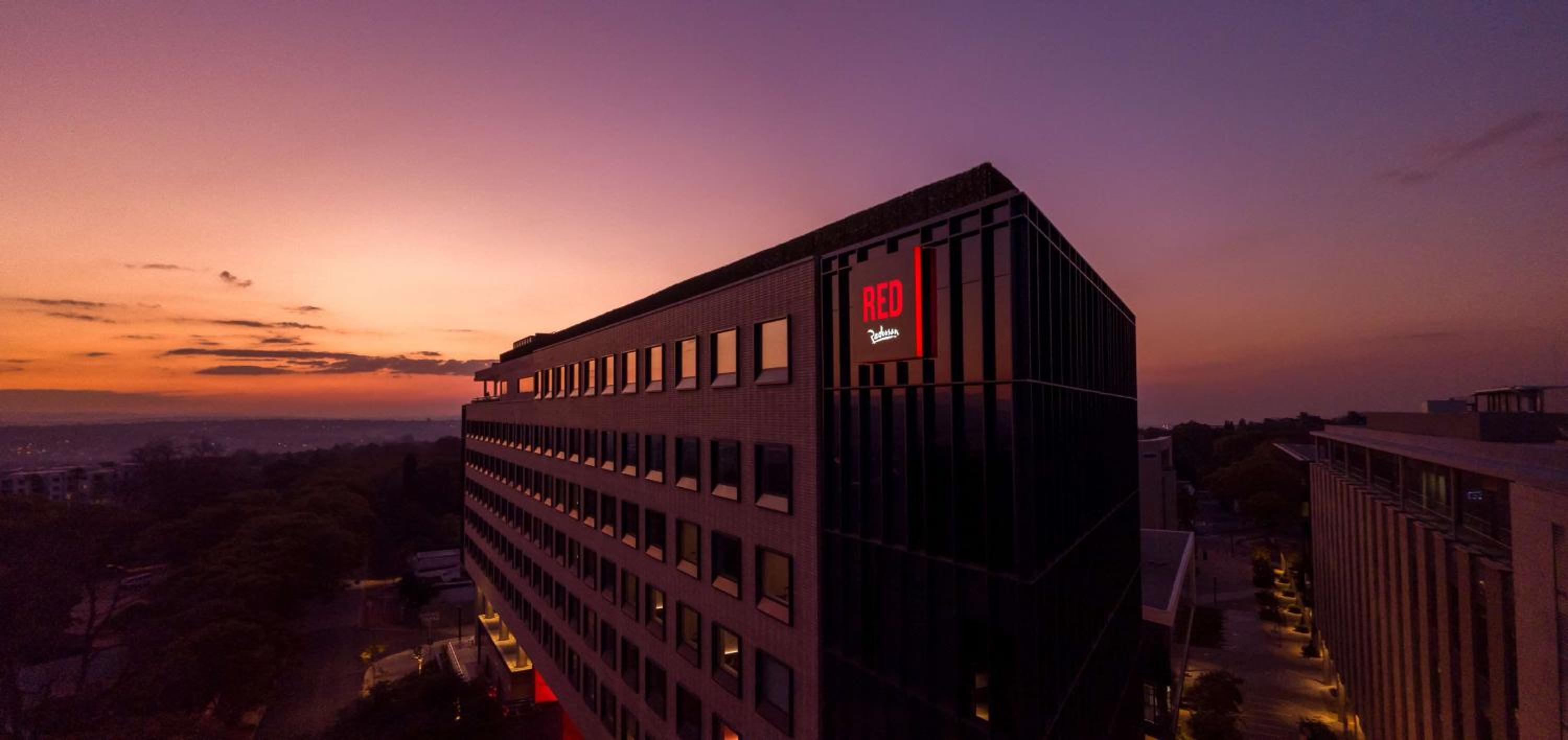 Johannesburg Vacations - Radisson RED Hotel Johannesburg Rosebank - Property Image 77