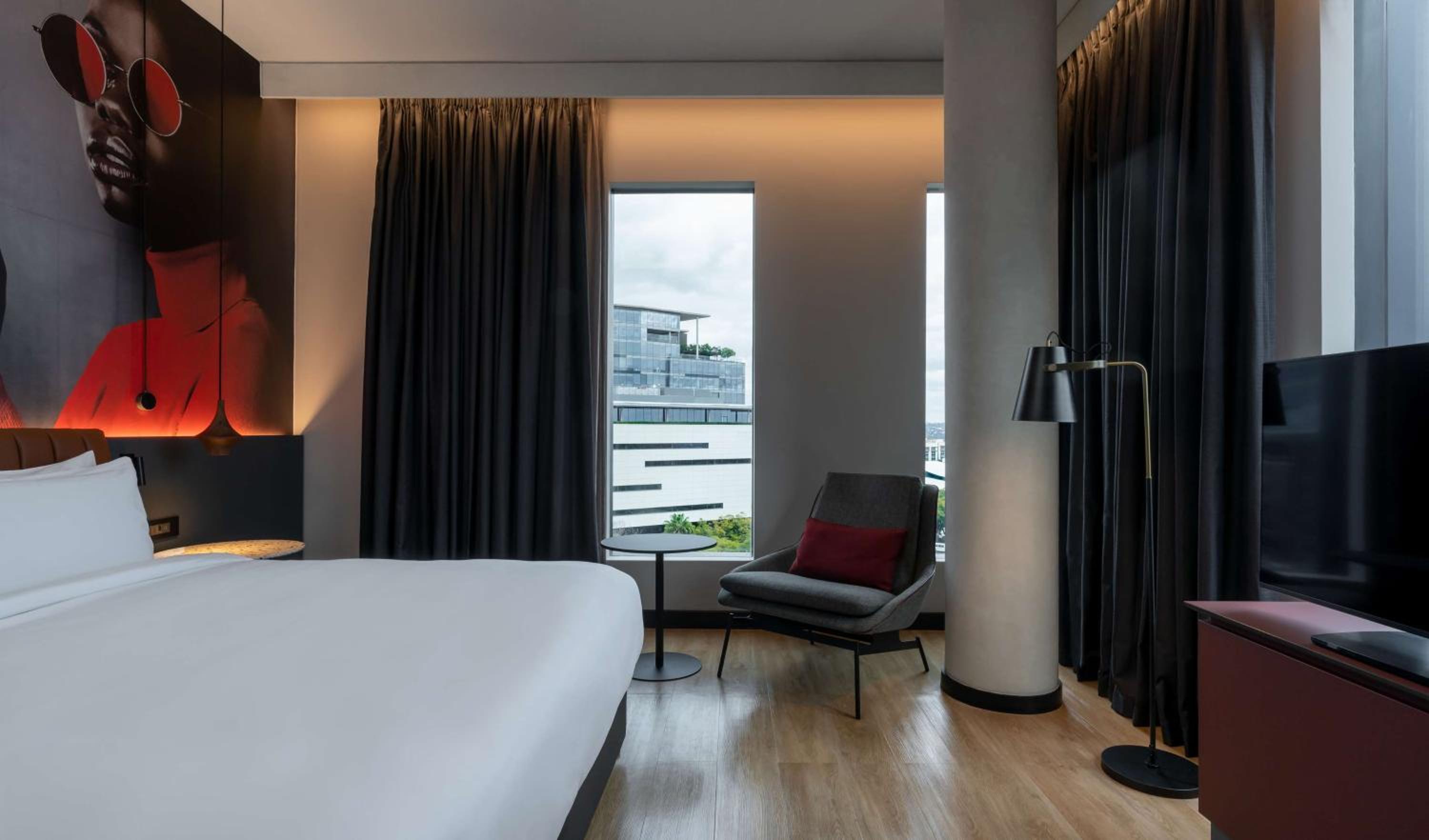 Johannesburg Vacations - Radisson RED Hotel Johannesburg Rosebank - Property Image 14