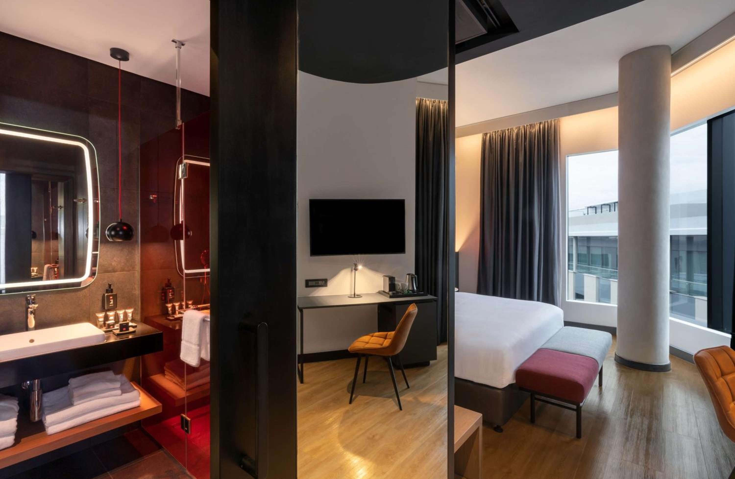 Johannesburg Vacations - Radisson RED Hotel Johannesburg Rosebank - Property Image 10