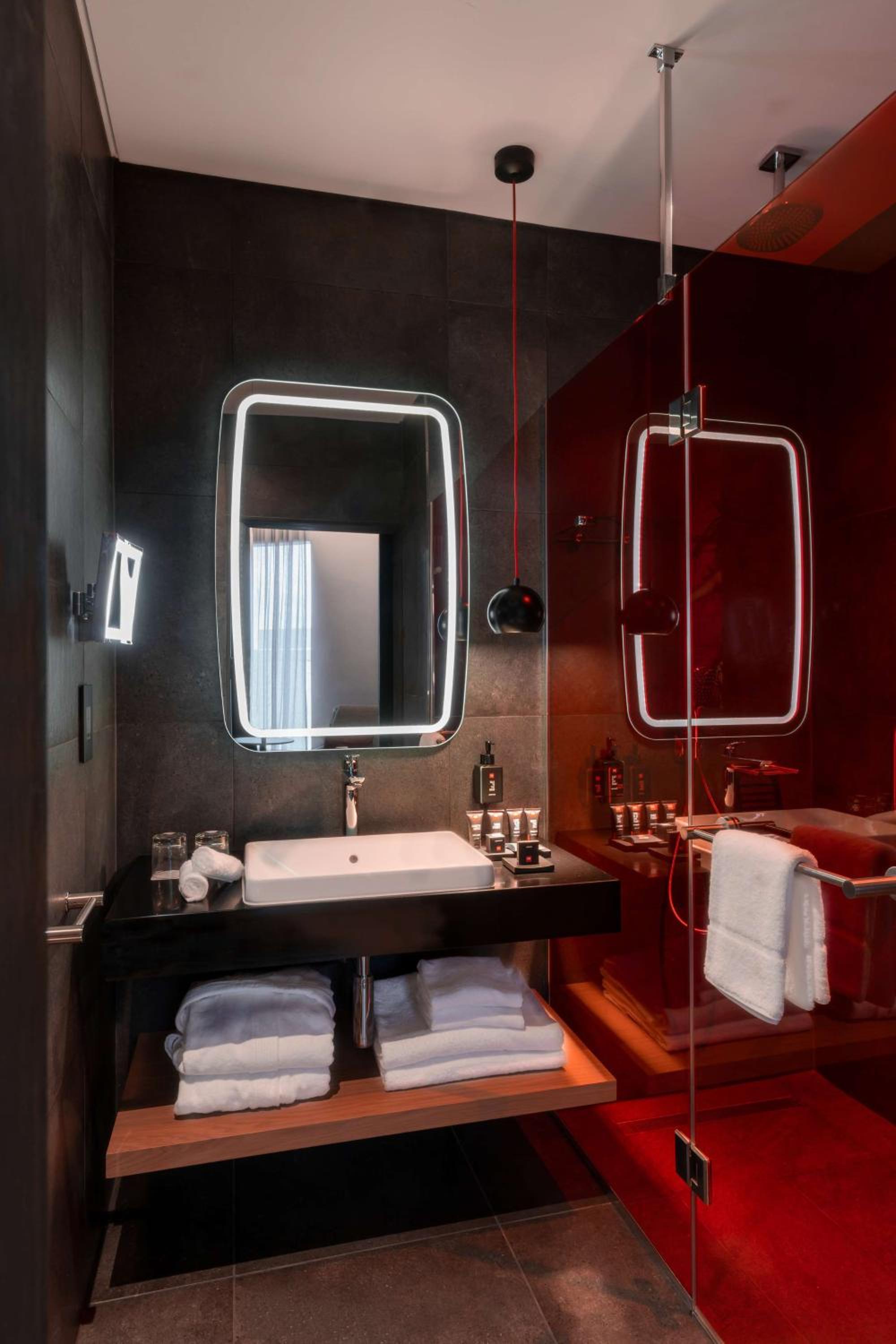 Johannesburg Vacations - Radisson RED Hotel Johannesburg Rosebank - Property Image 32