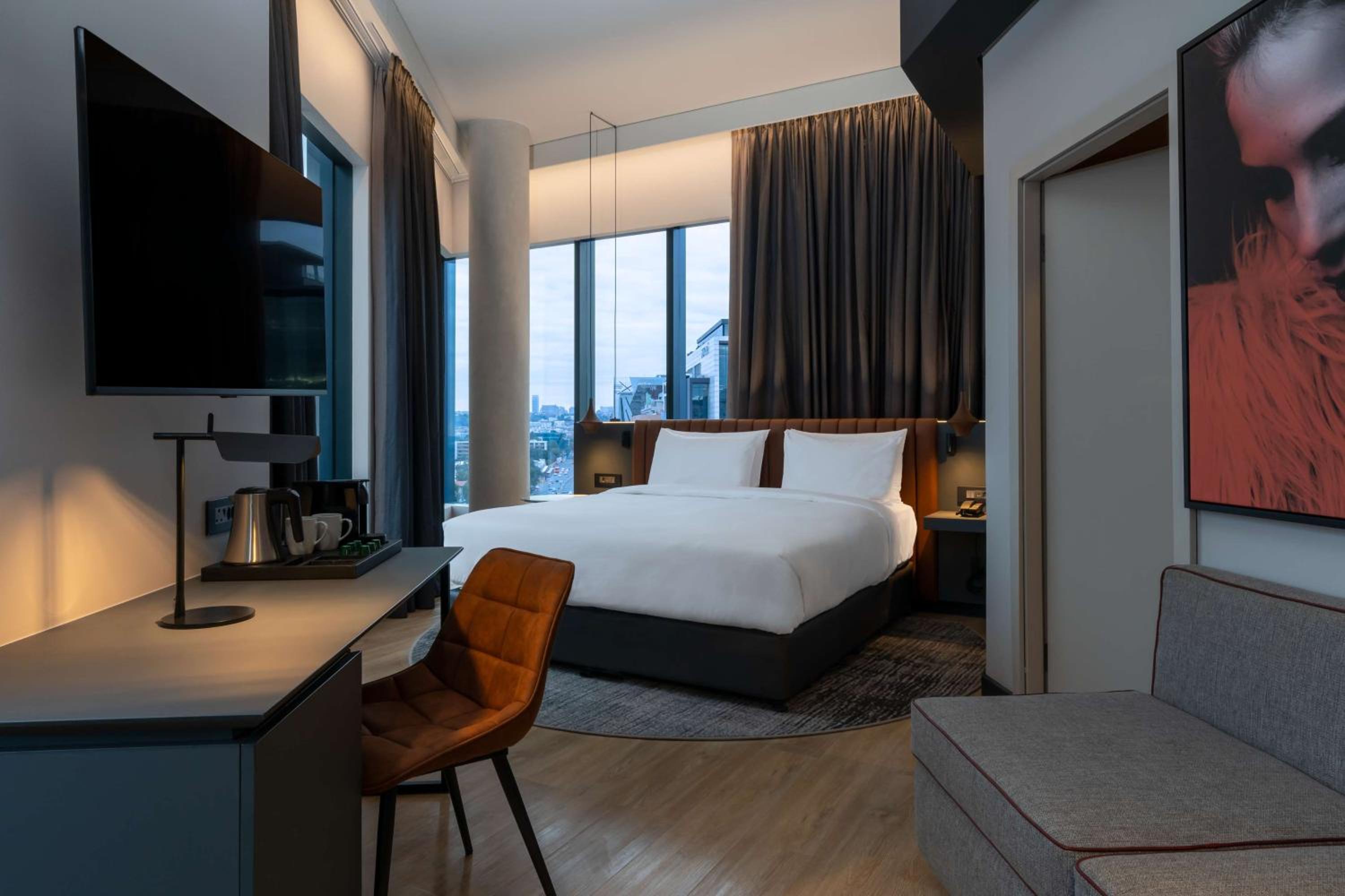 Johannesburg Vacations - Radisson RED Hotel Johannesburg Rosebank - Property Image 12