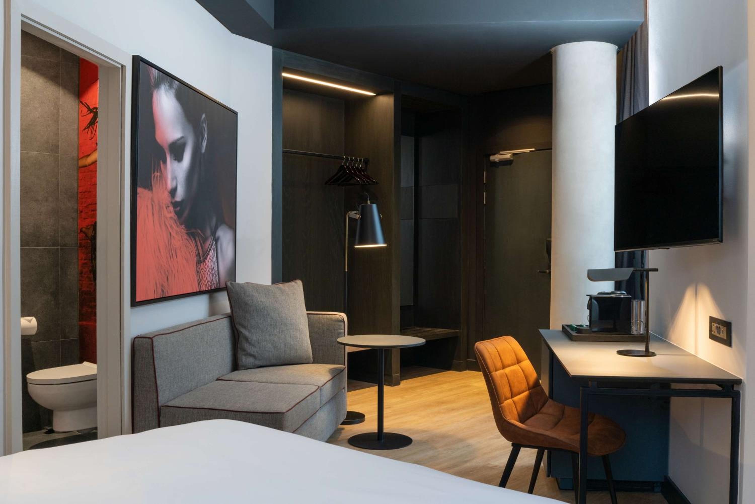 Johannesburg Vacations - Radisson RED Hotel Johannesburg Rosebank - Property Image 59