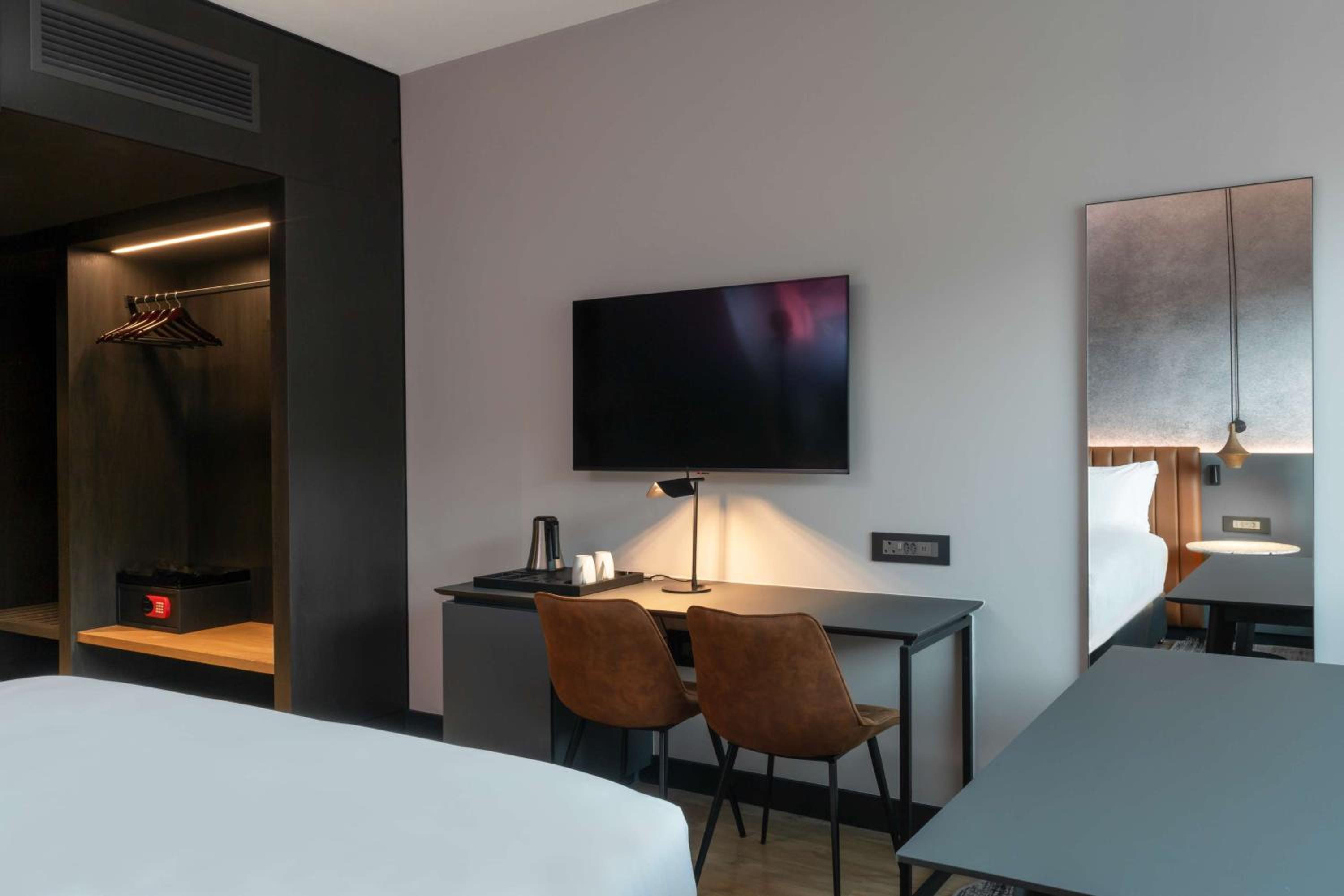 Johannesburg Vacations - Radisson RED Hotel Johannesburg Rosebank - Property Image 61