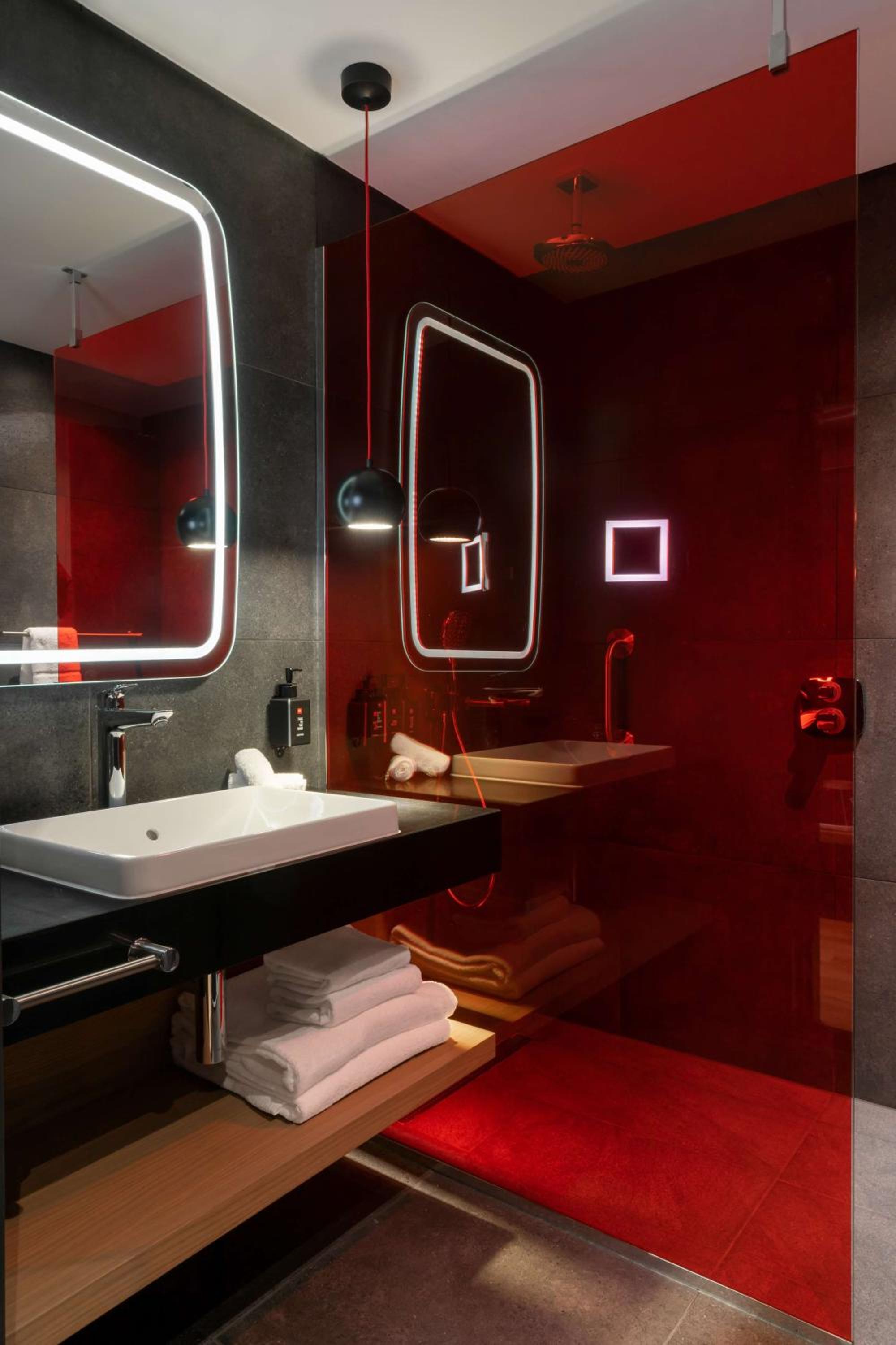 Johannesburg Vacations - Radisson RED Hotel Johannesburg Rosebank - Property Image 30