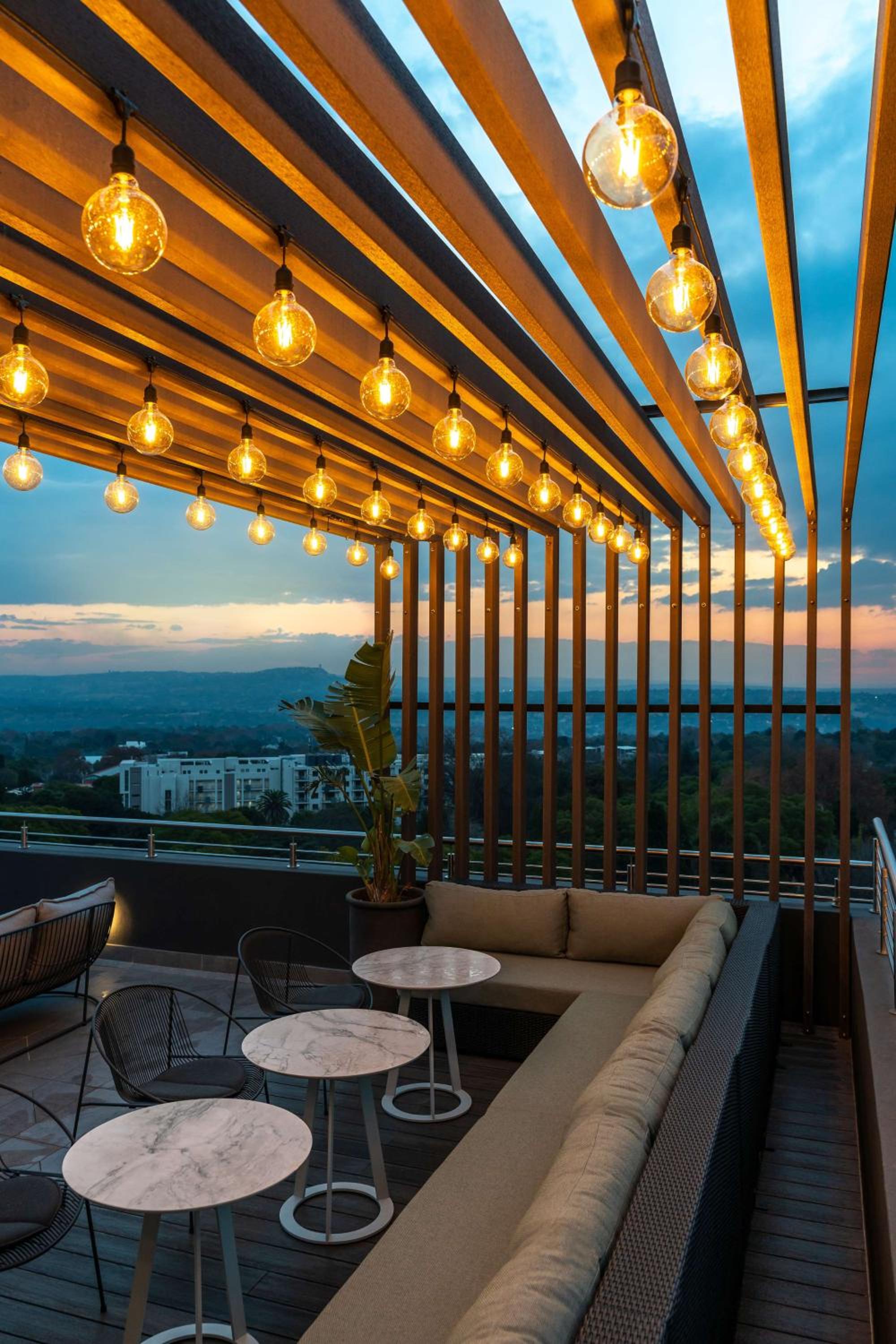 Johannesburg Vacations - Radisson RED Hotel Johannesburg Rosebank - Property Image 71