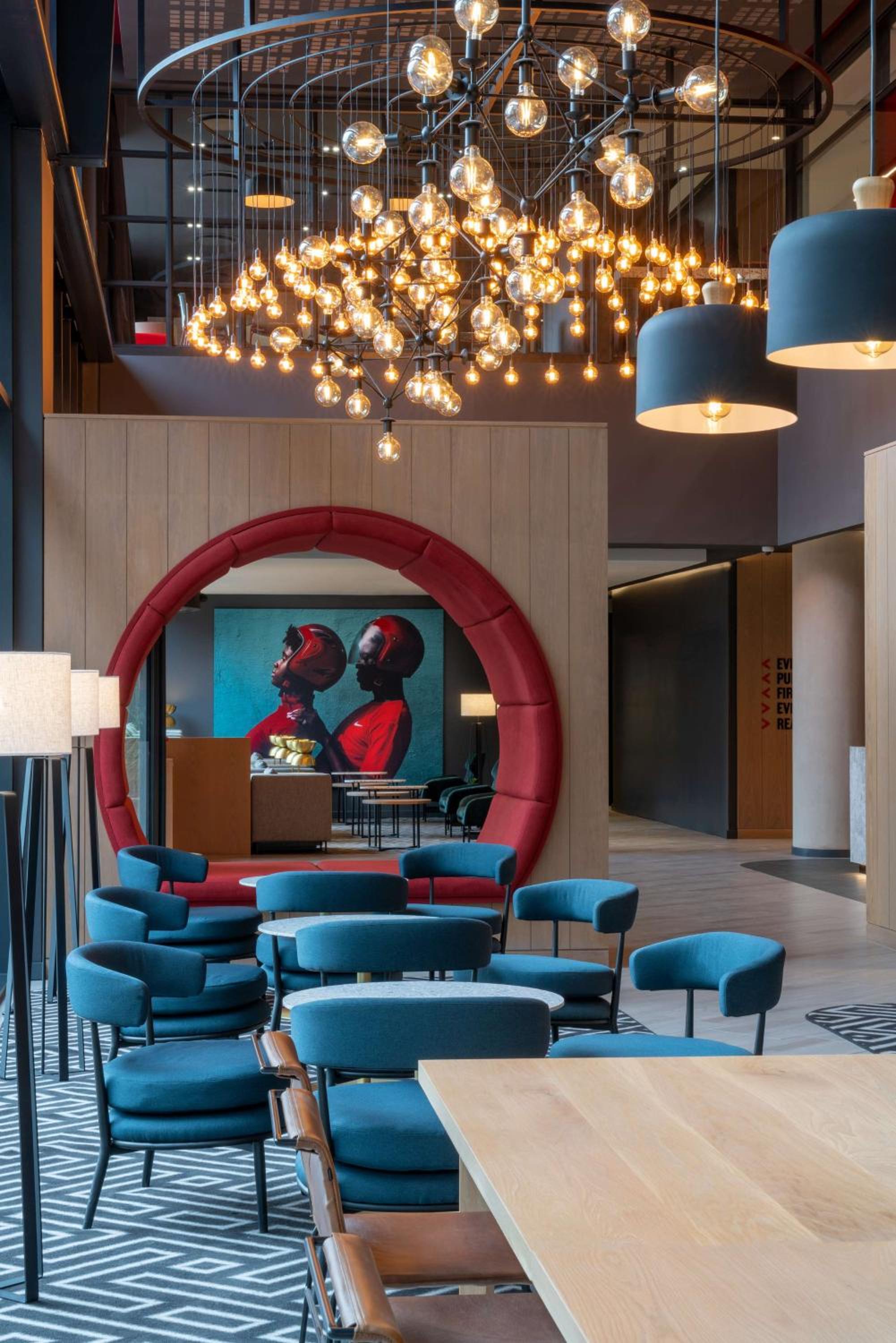 Johannesburg Vacations - Radisson RED Hotel Johannesburg Rosebank - Property Image 38