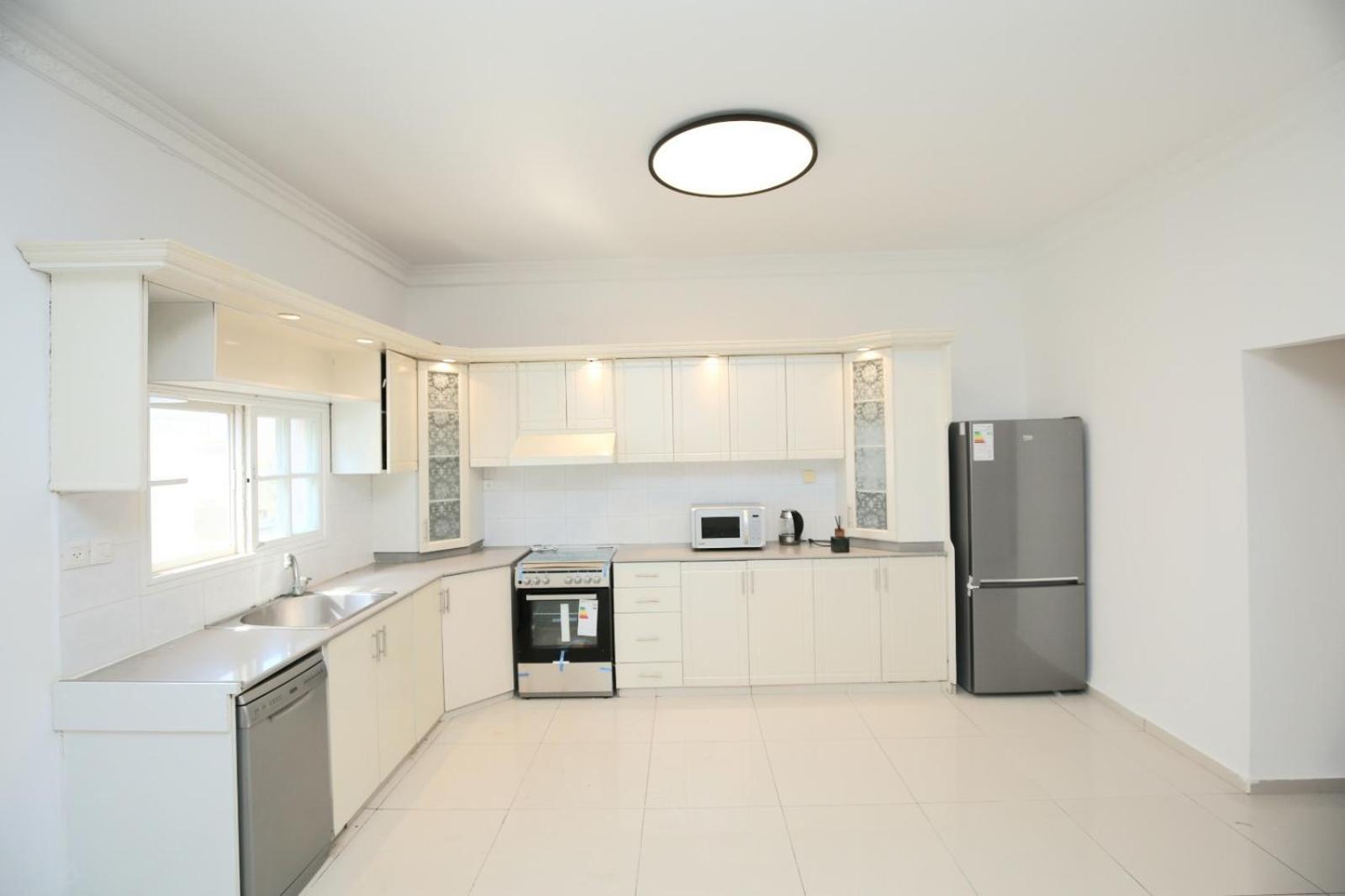City center luxury apartment in Netanya view 2