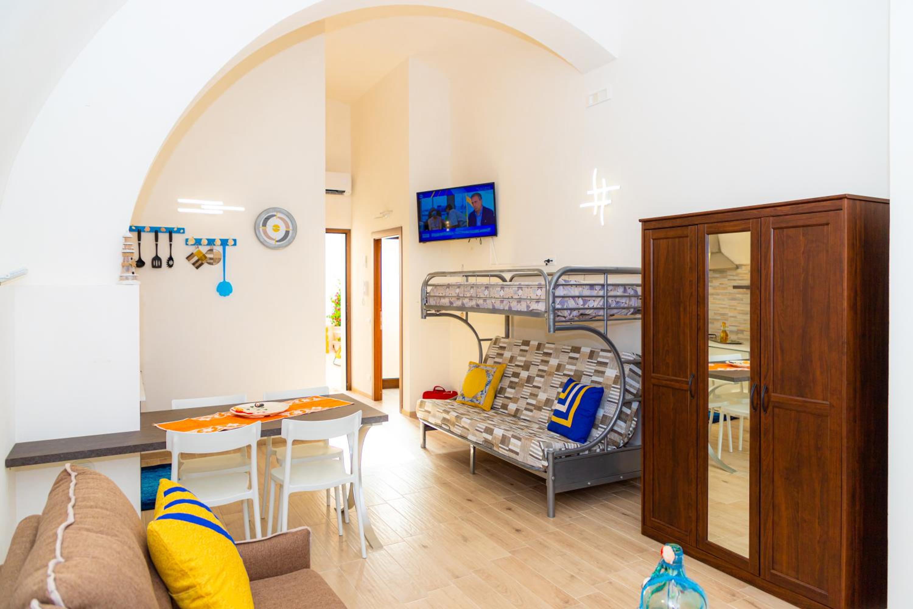 Living Bouganville photo 2