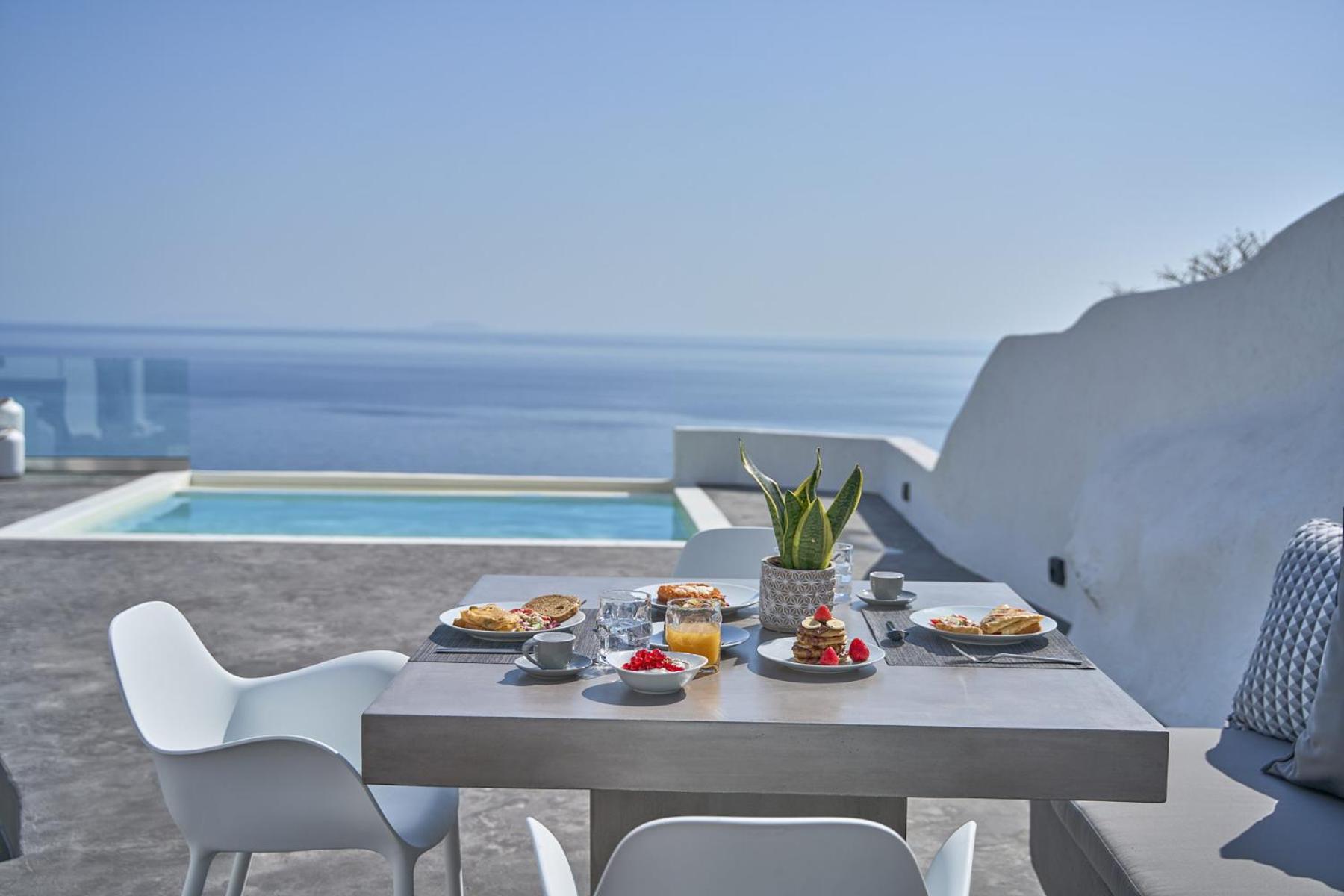 Topos Exclusive Santorini view 4