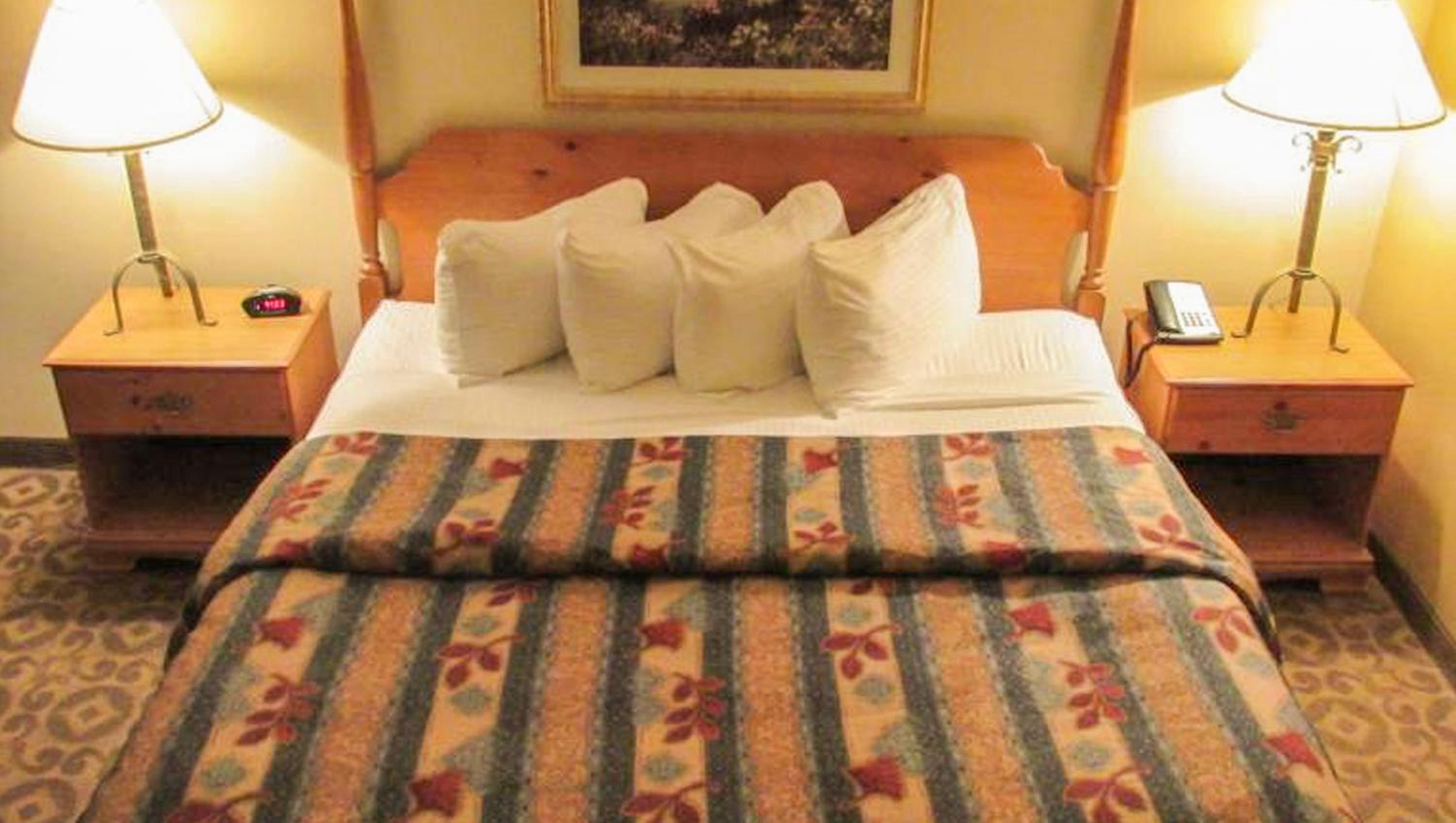 Magnuson Grand Pioneer Inn and Suites