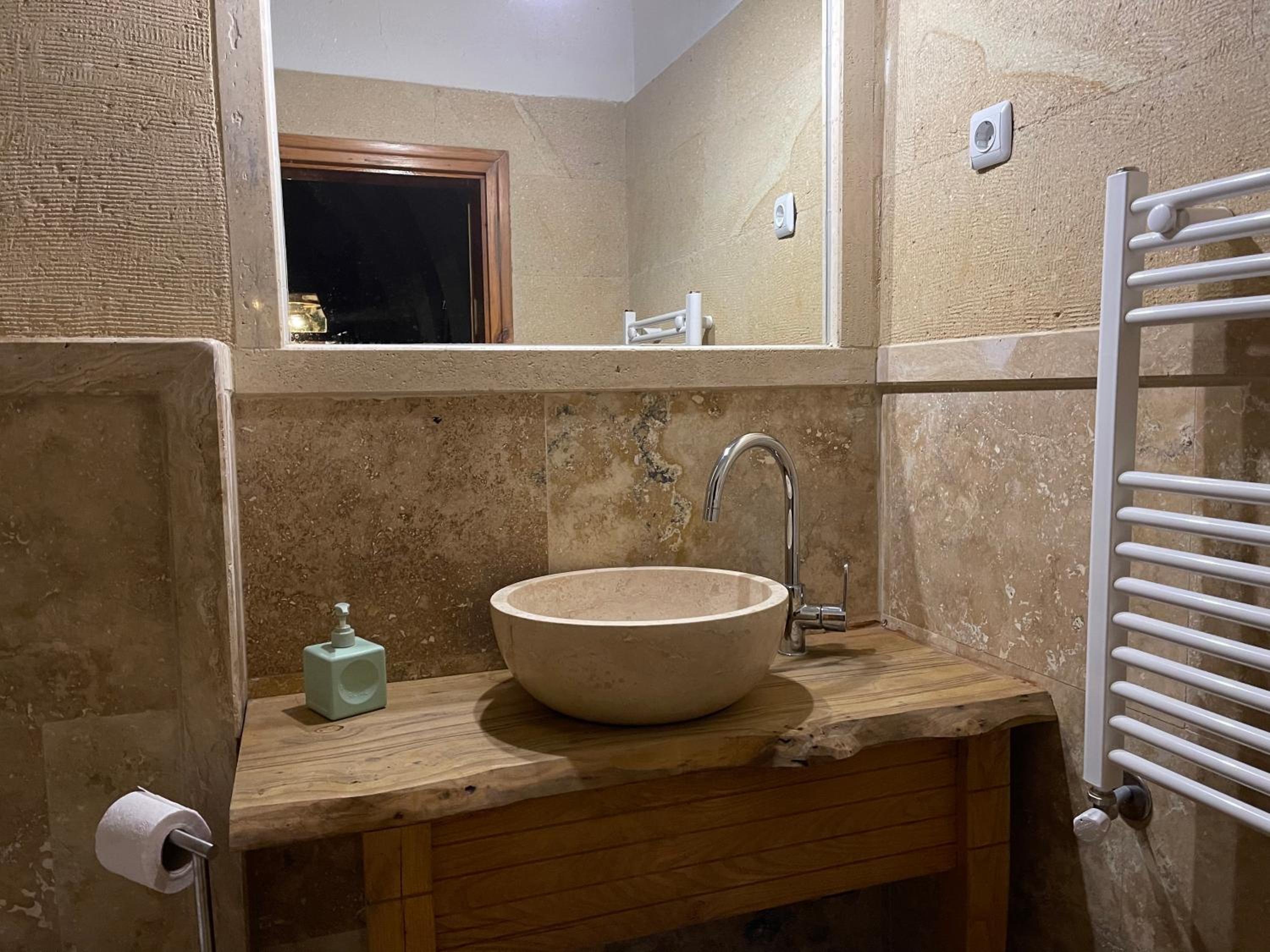 Anatolia Raymonde Cave House