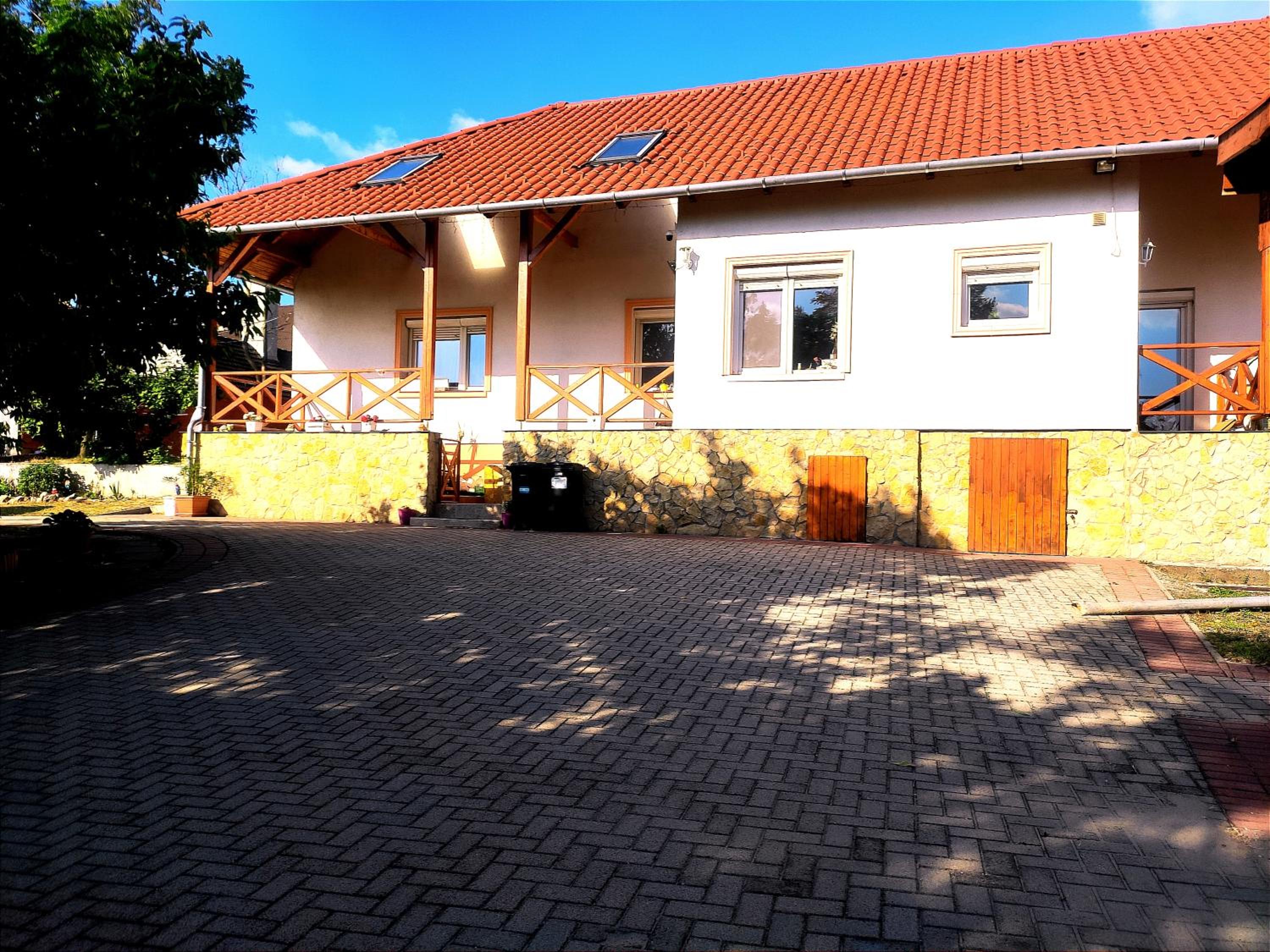 Szandra Vendégház view 5