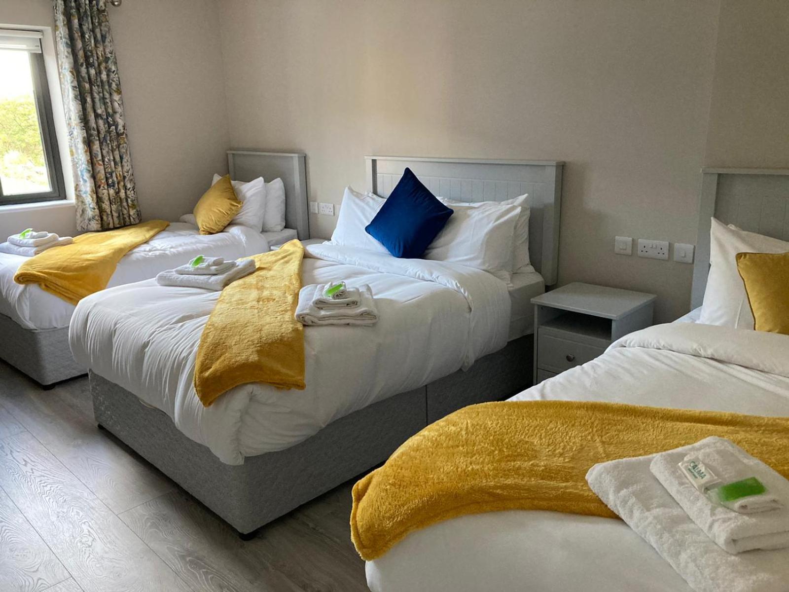The Leitrim Inn and Blueway Lodge view 4