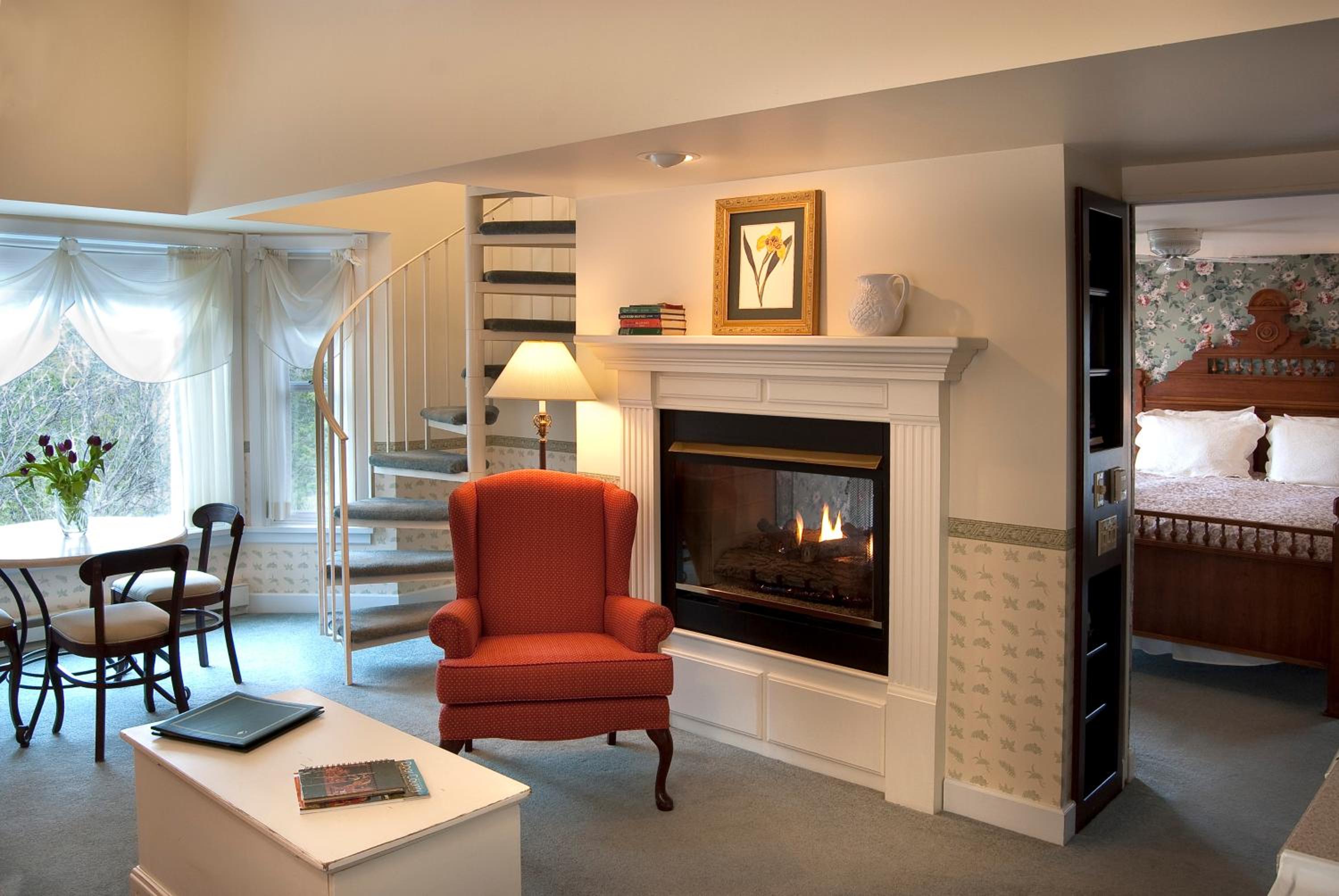 Eagle Harbor Inn