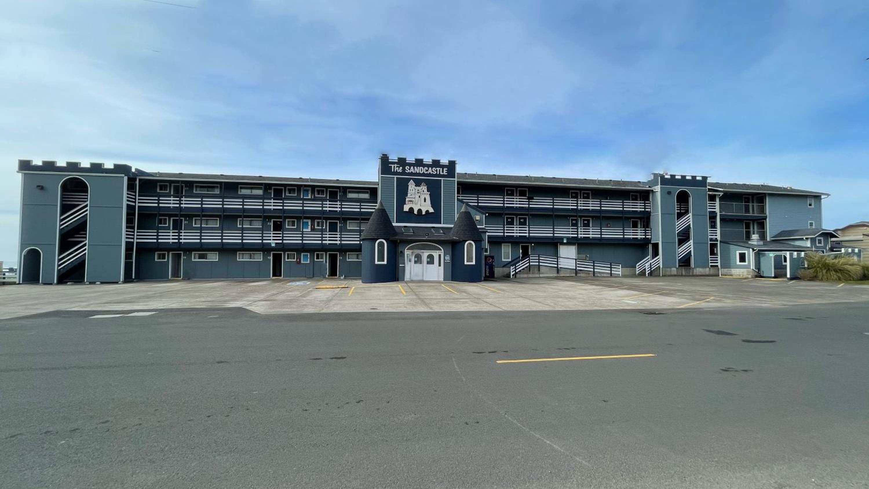 The Sandcastle Beachfront Hotel