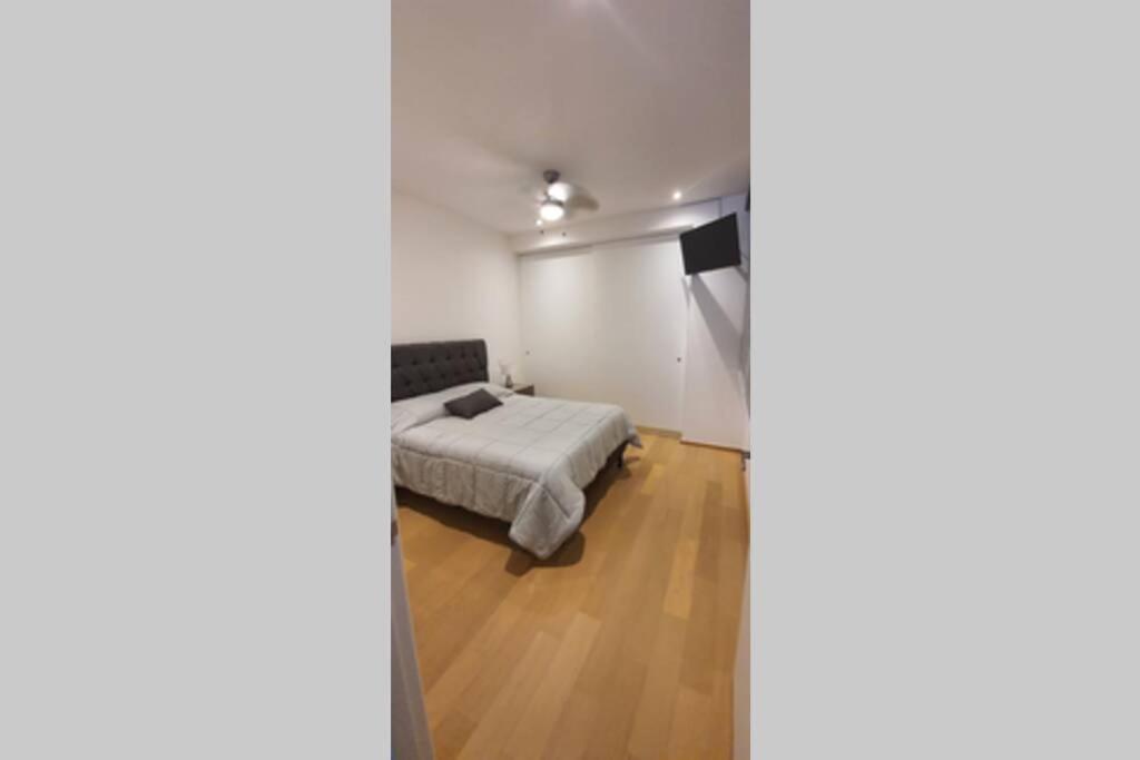 Increible Loft frente al WTC, Napoles view 5