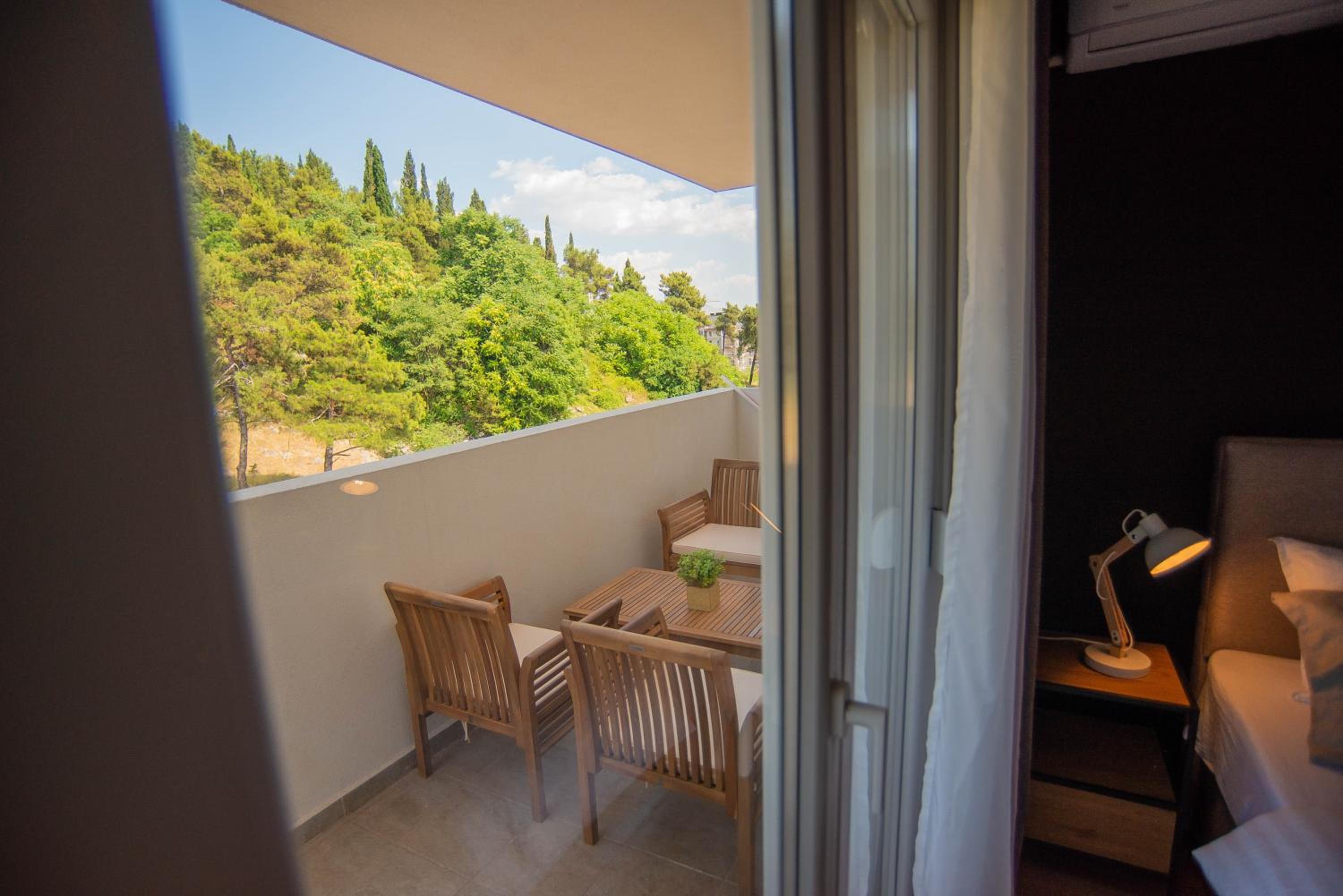 Stylish Two Bedroom Apartment at Ljubovic-Hill Park view 2