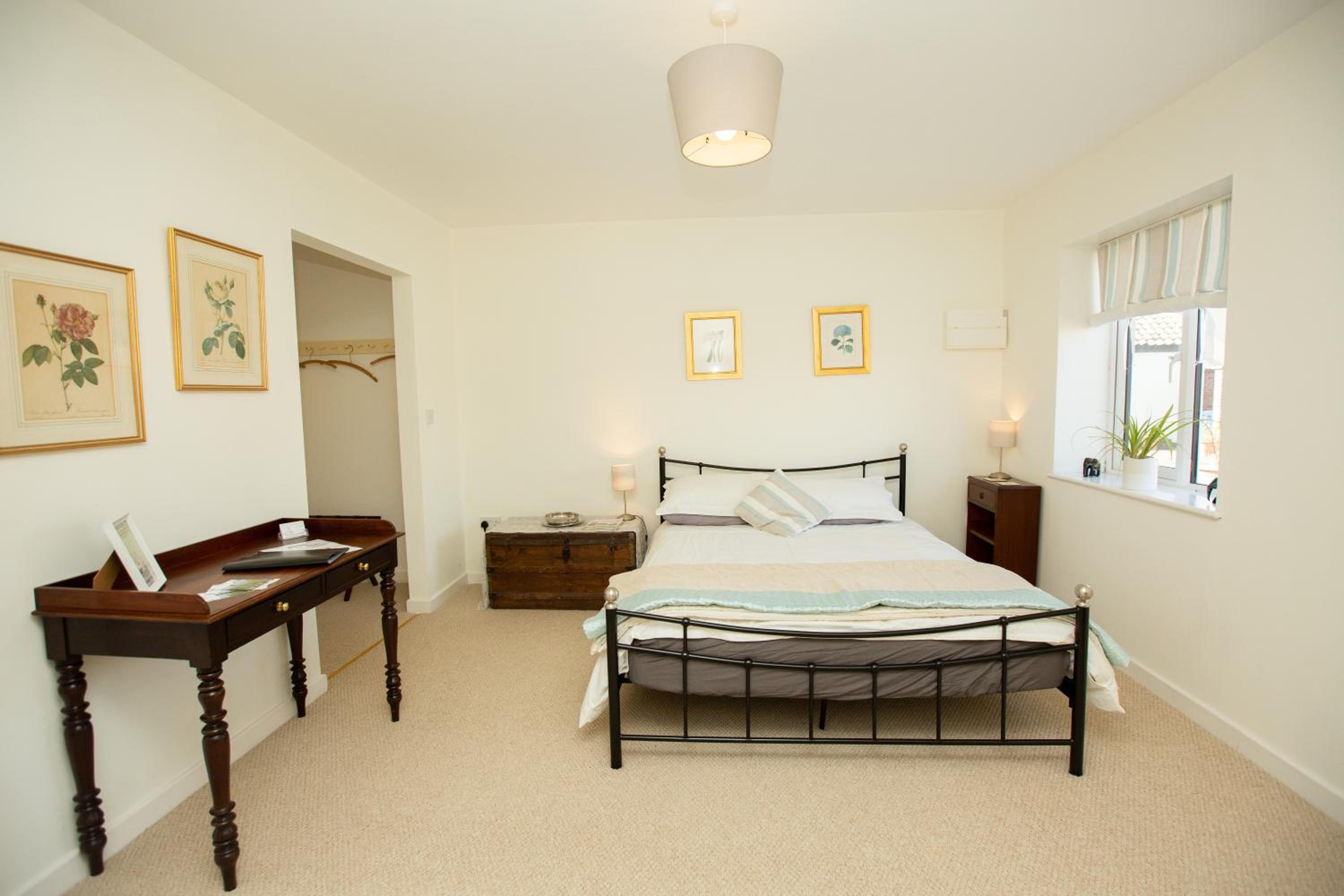 Pidley Bottom Cottages - Luxury SC rooms - Fully furnished and equipped - KITCHEN - towels and linen included