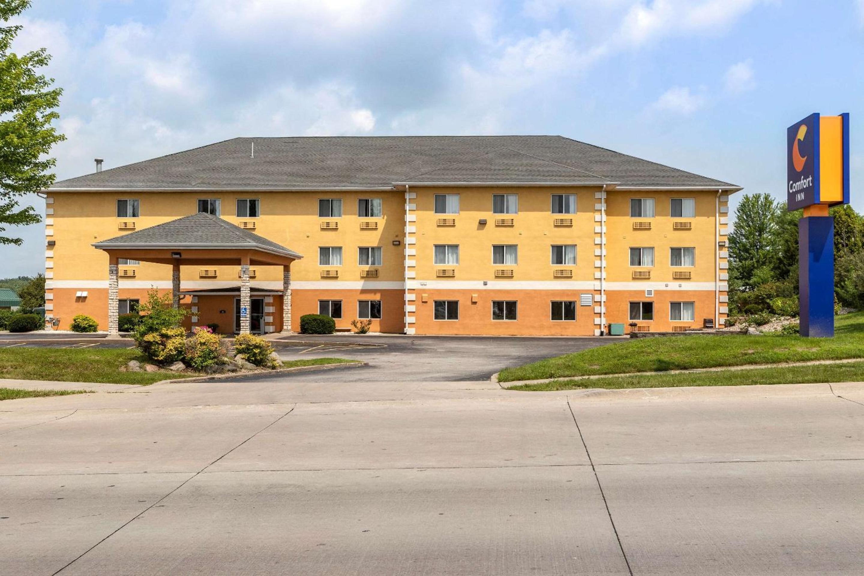 Comfort Inn Muscatine near Hwy 61 - Property Image 11