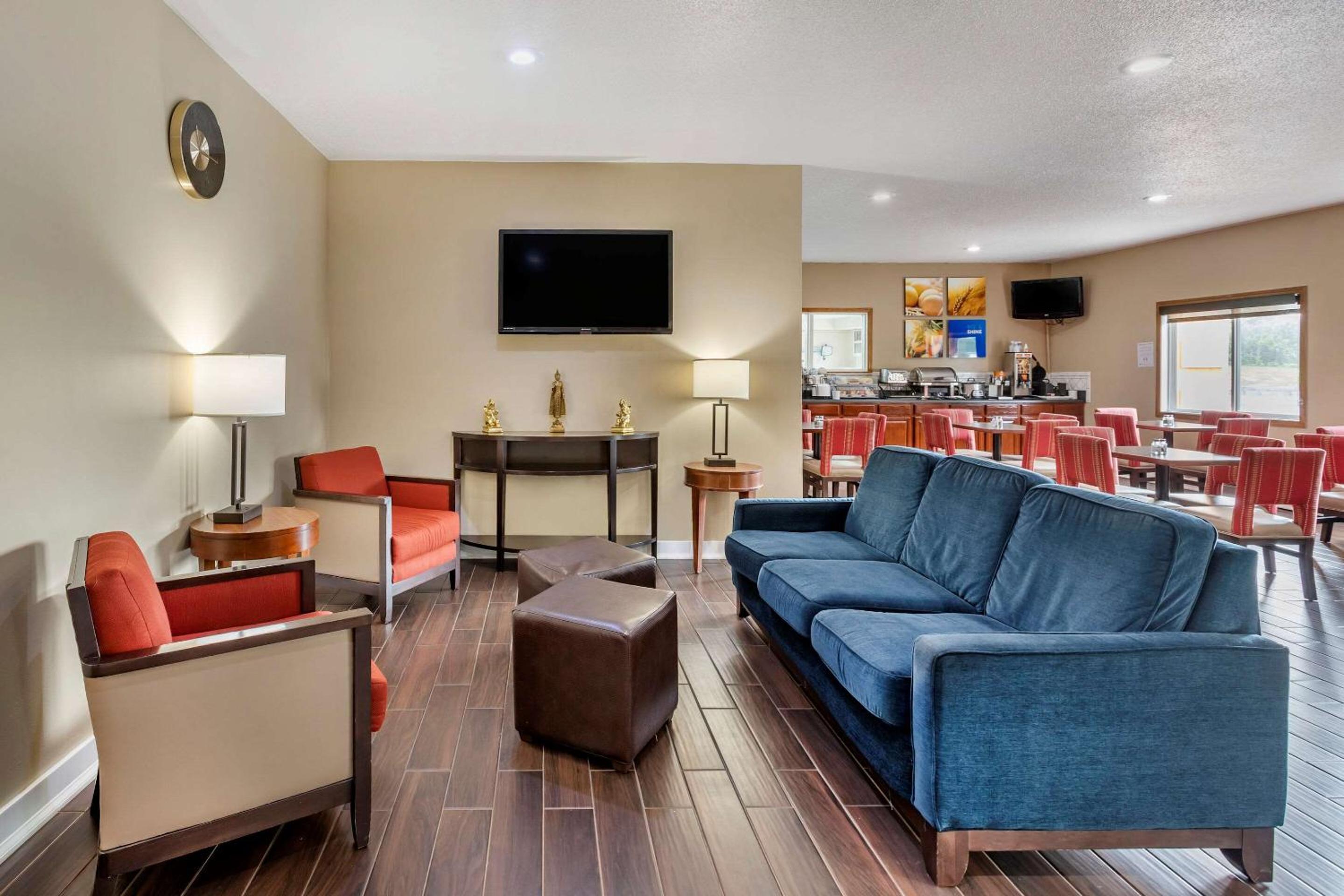 Comfort Inn Muscatine near Hwy 61 view 5