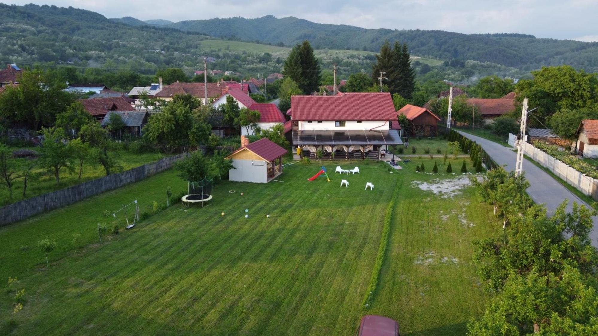 Pensiunea Maria view 3