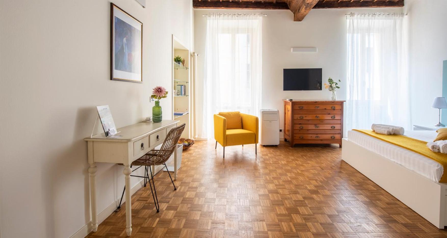 Charming JOIVY Flat Next to Duomo di Como photo 5