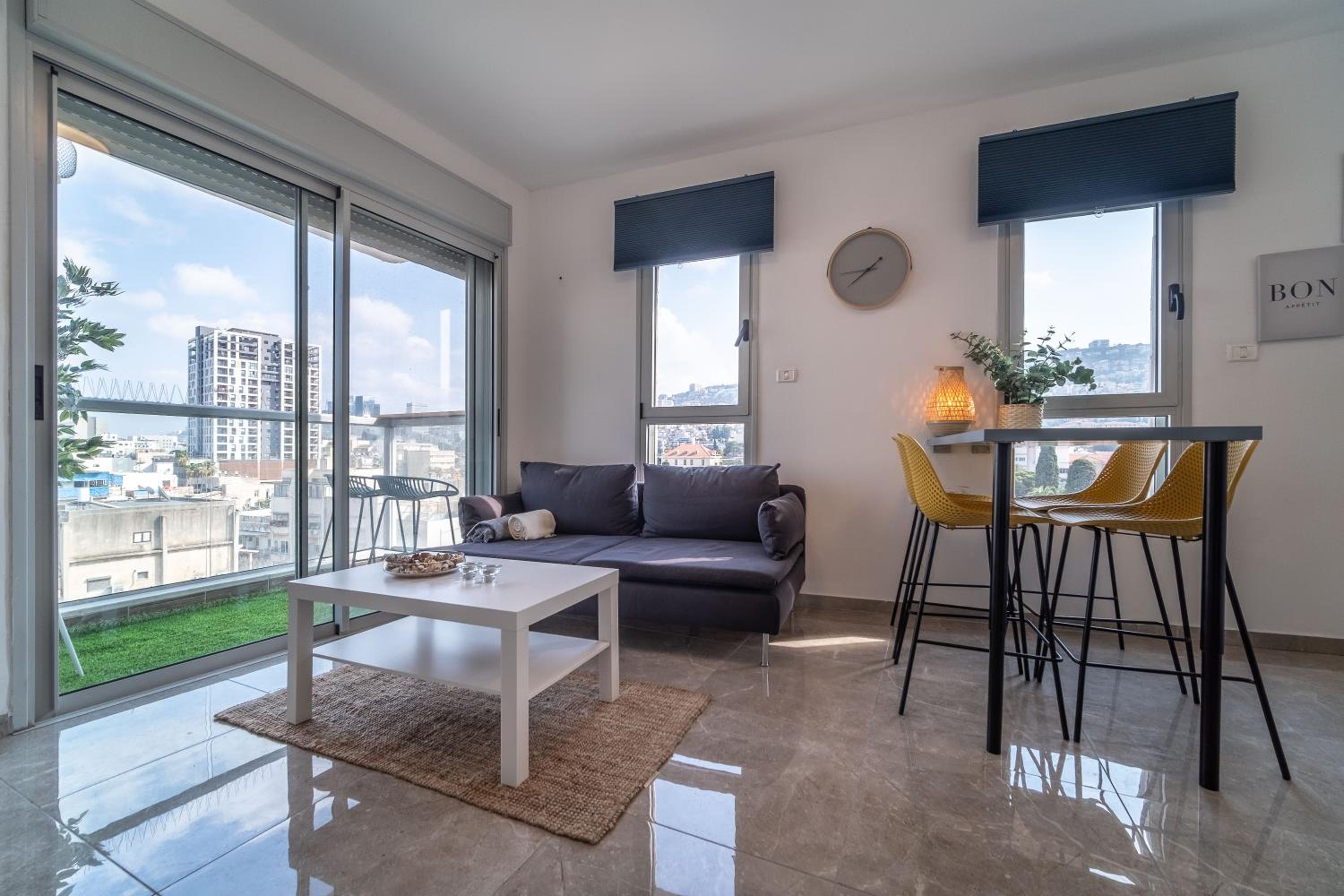 PORT CITY HAIFA - German Colony Luxurious 2 bdrms Apt - MAMAD