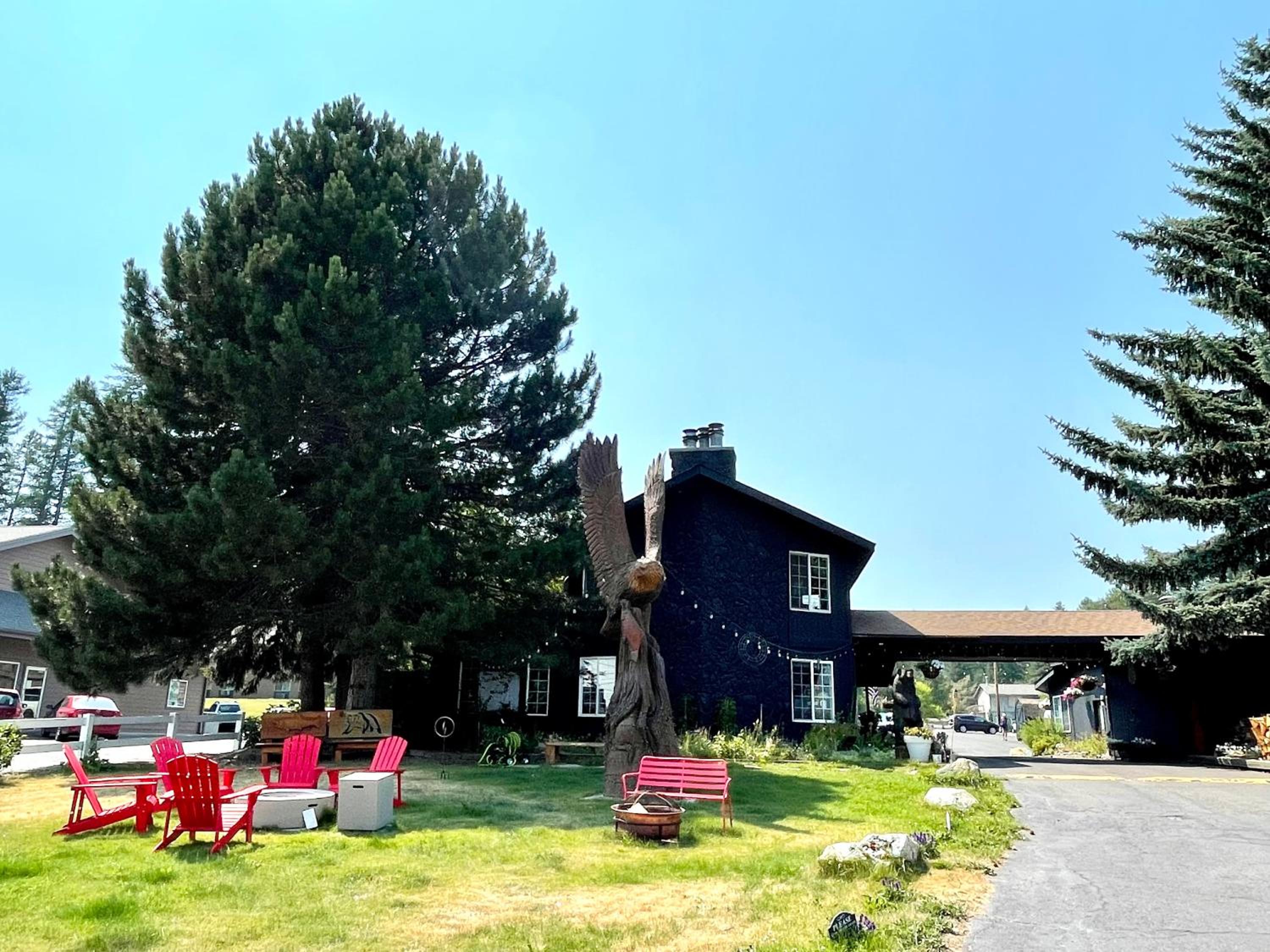 Hotel Chalet Inn - Image 1