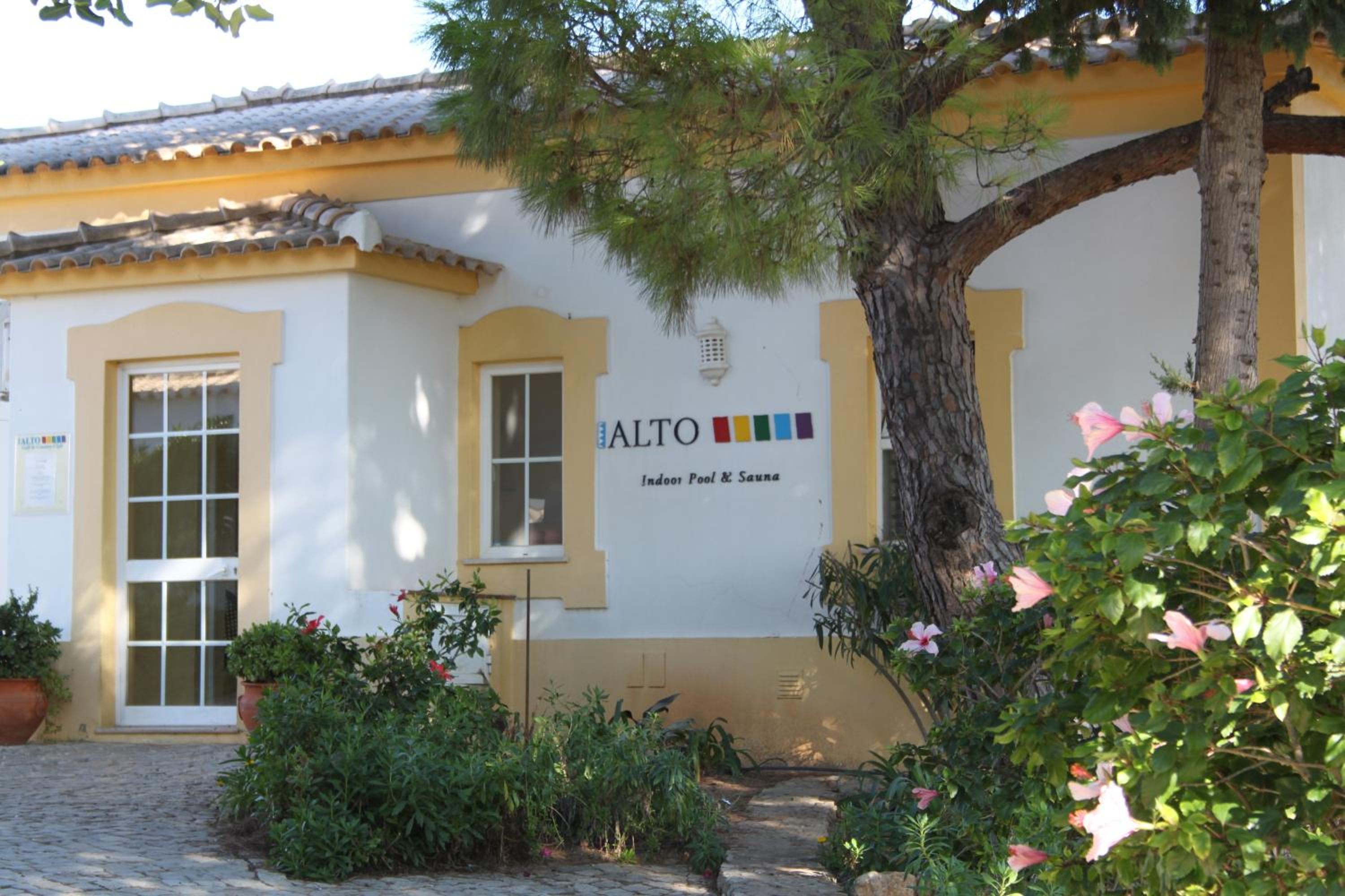 Alto Club Apartments view 5