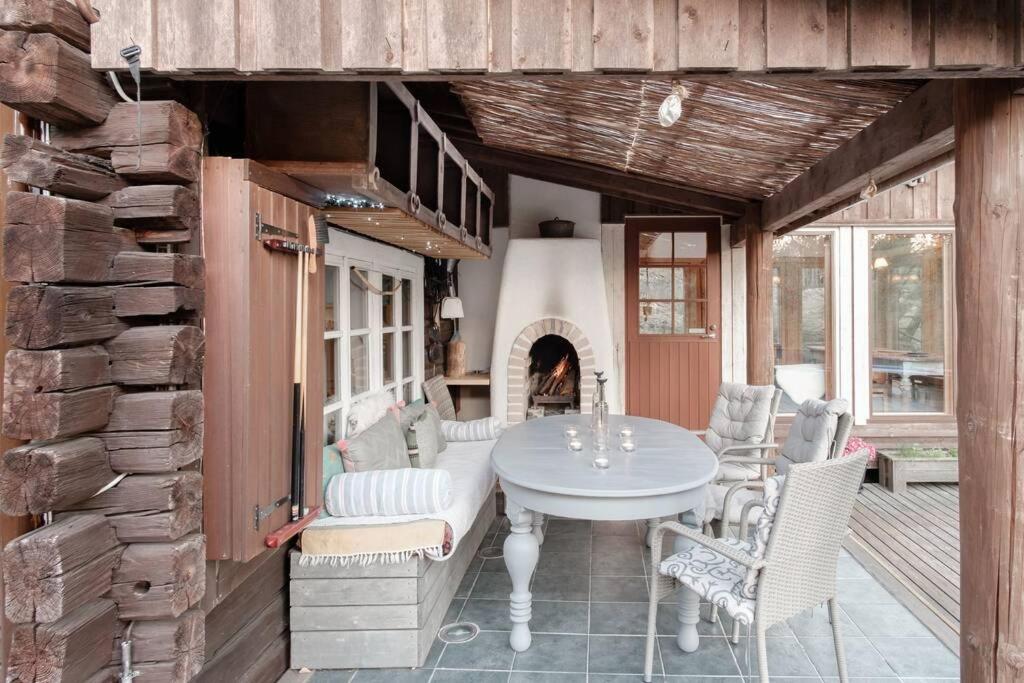 Sirpa's Artistic Nuuksio Retreat with Heated Pool