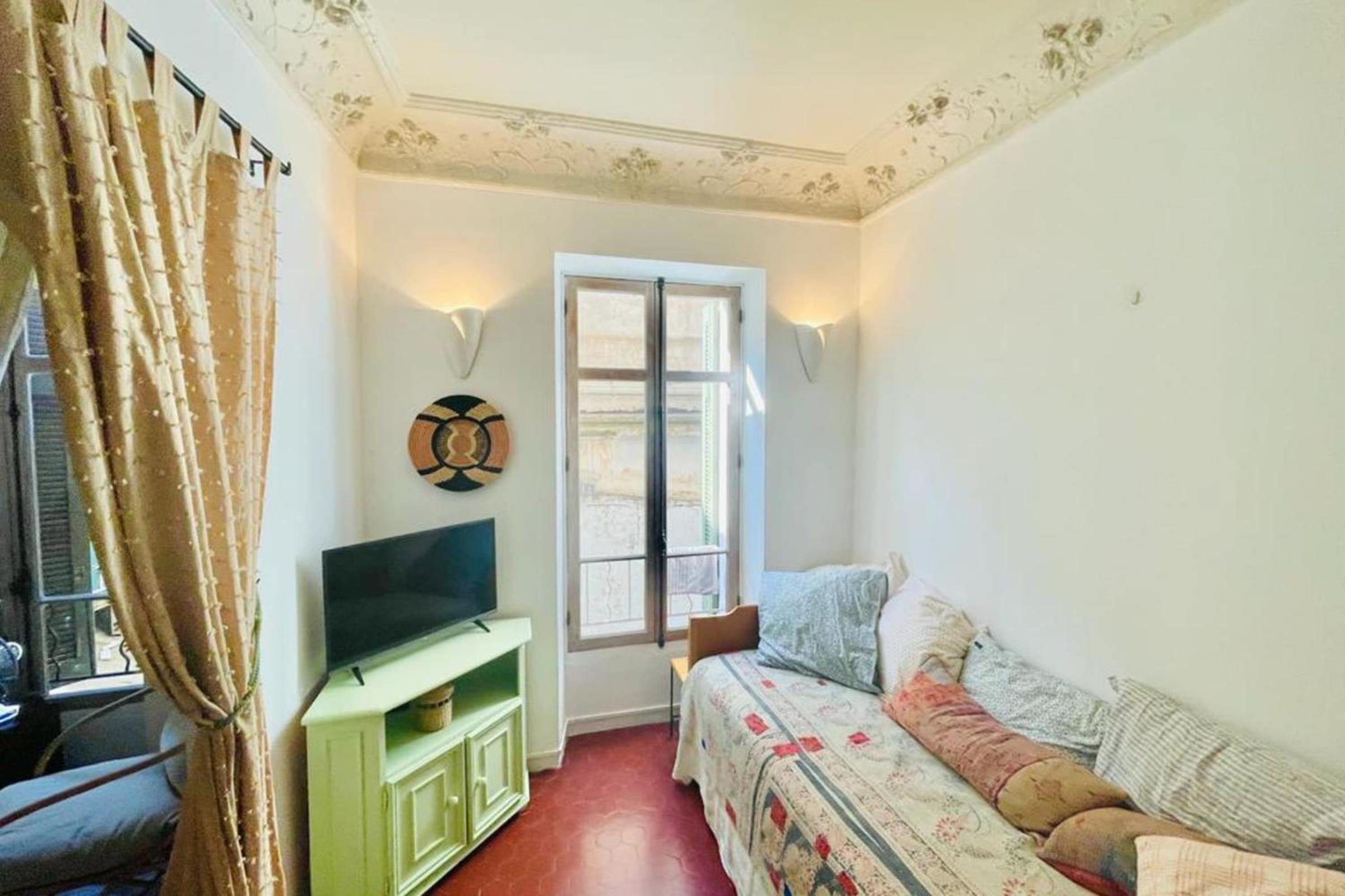 BNB RENTING Great studio in the heart of Cannes old city neighbourhood ! photo 5