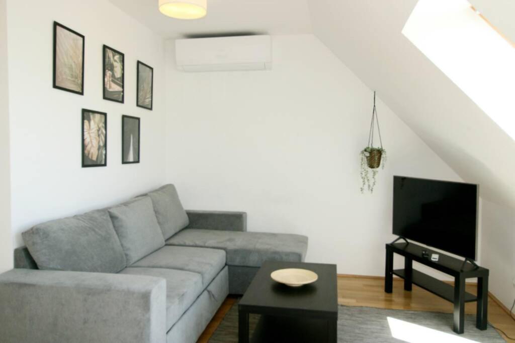Penthouse with Amazing Terrace l LF42