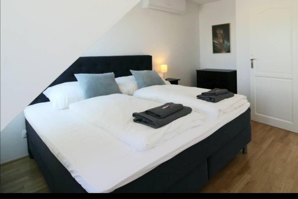 Penthouse with Amazing Terrace l LF42