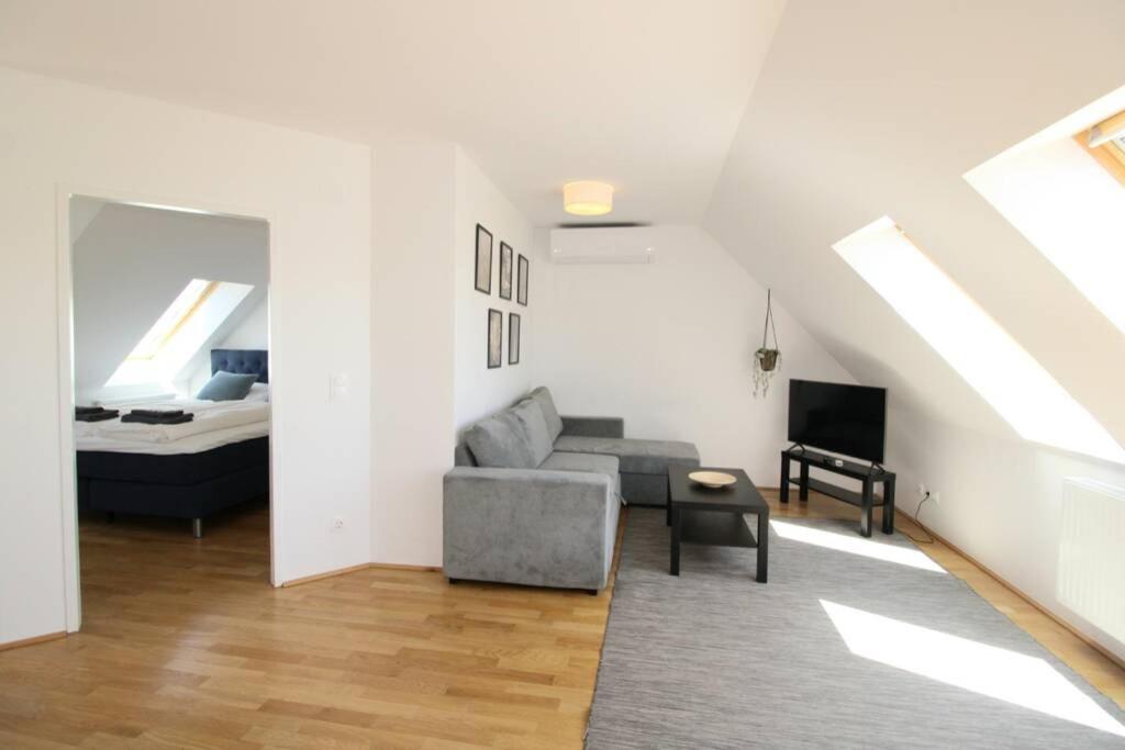 Penthouse with Amazing Terrace l LF42
