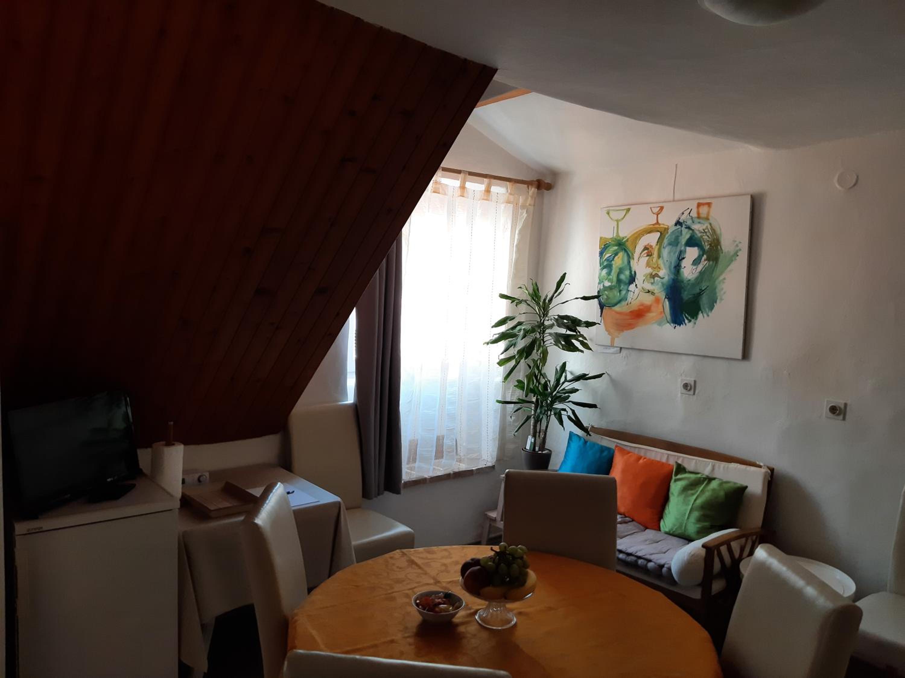 Atelier Tina Art Home