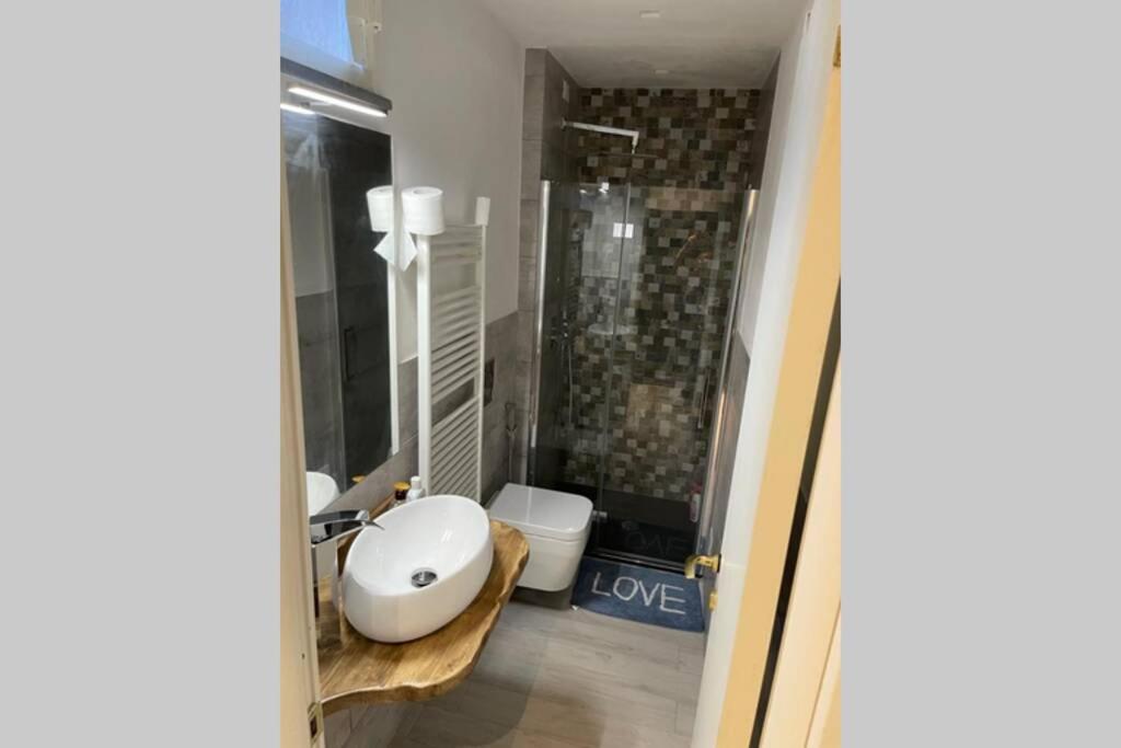 Auri's Home en Volastra — bathroom