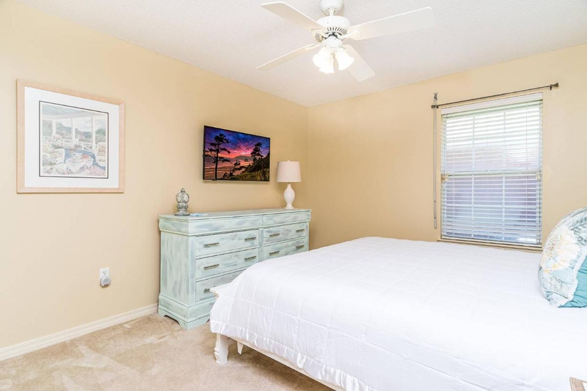 Windstarr 4635 Emerald Starr view 4
