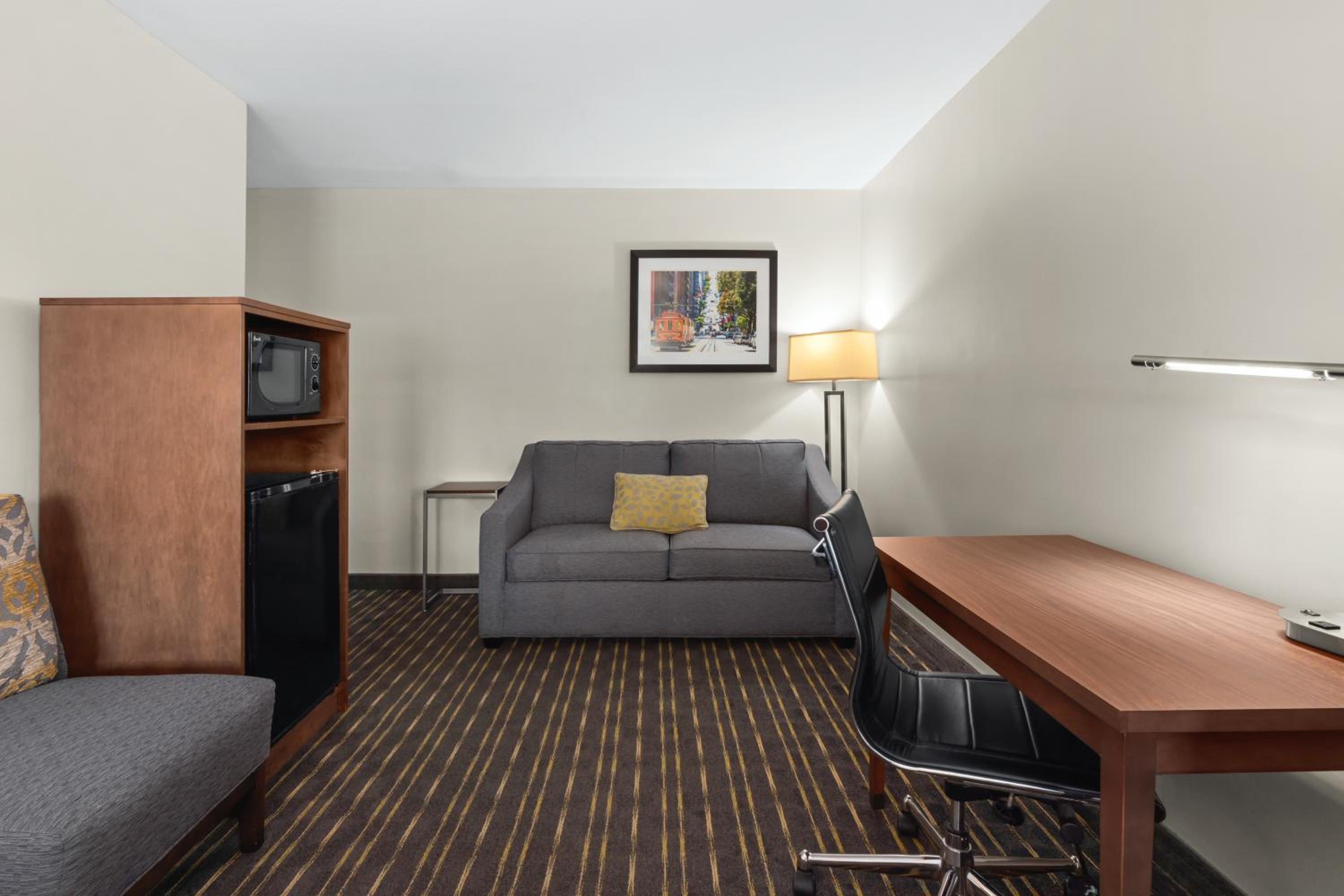 Hotel Aura SFO Airport FREE SHUTTLE - Property Image 14