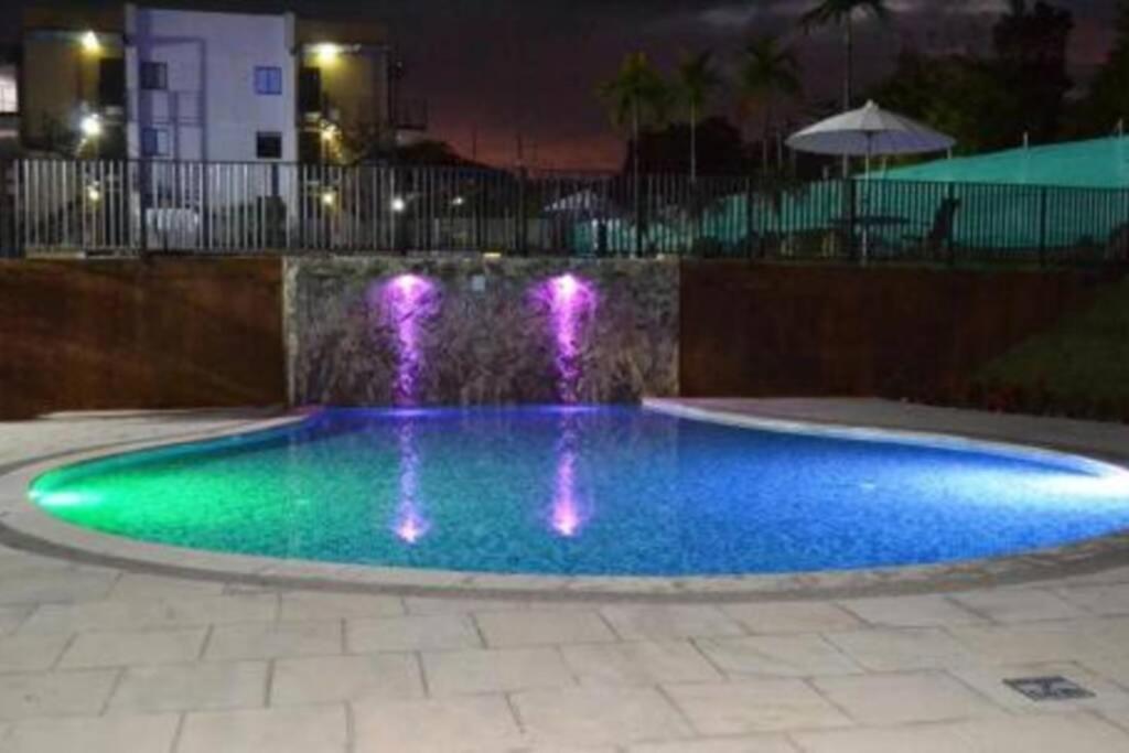 Apartamento Familiar con Piscina y Jacuzzi, Cerca al Parque del Café - Reserva de la Colina