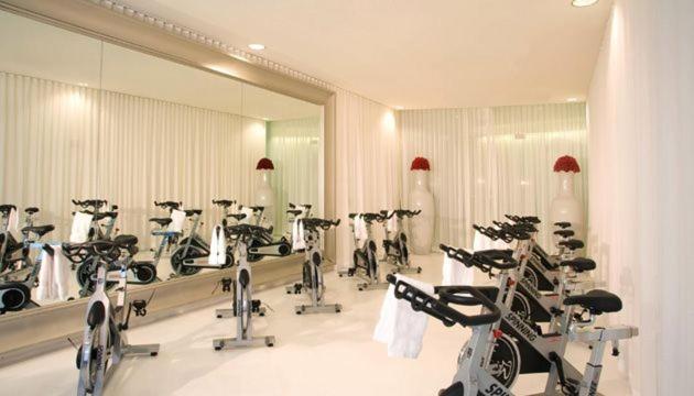Luxury Waterfront Condo At Icon-Brickell-sea view-Free Spa & Gym