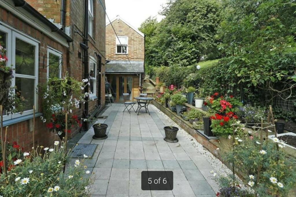 Spectacular Period Property Located In Leicester view 4
